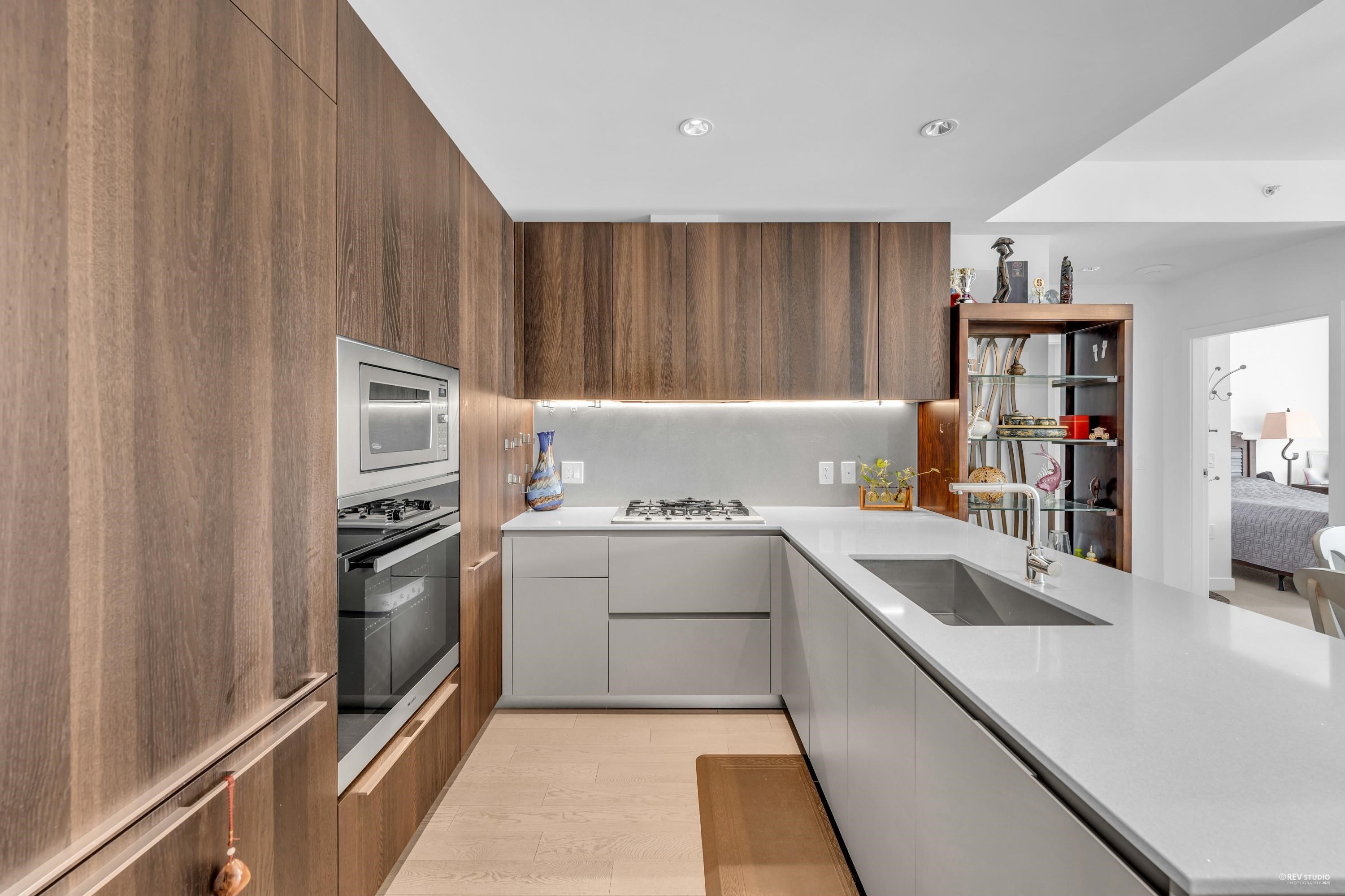 403 6699 RIVER ROAD Unit: 403