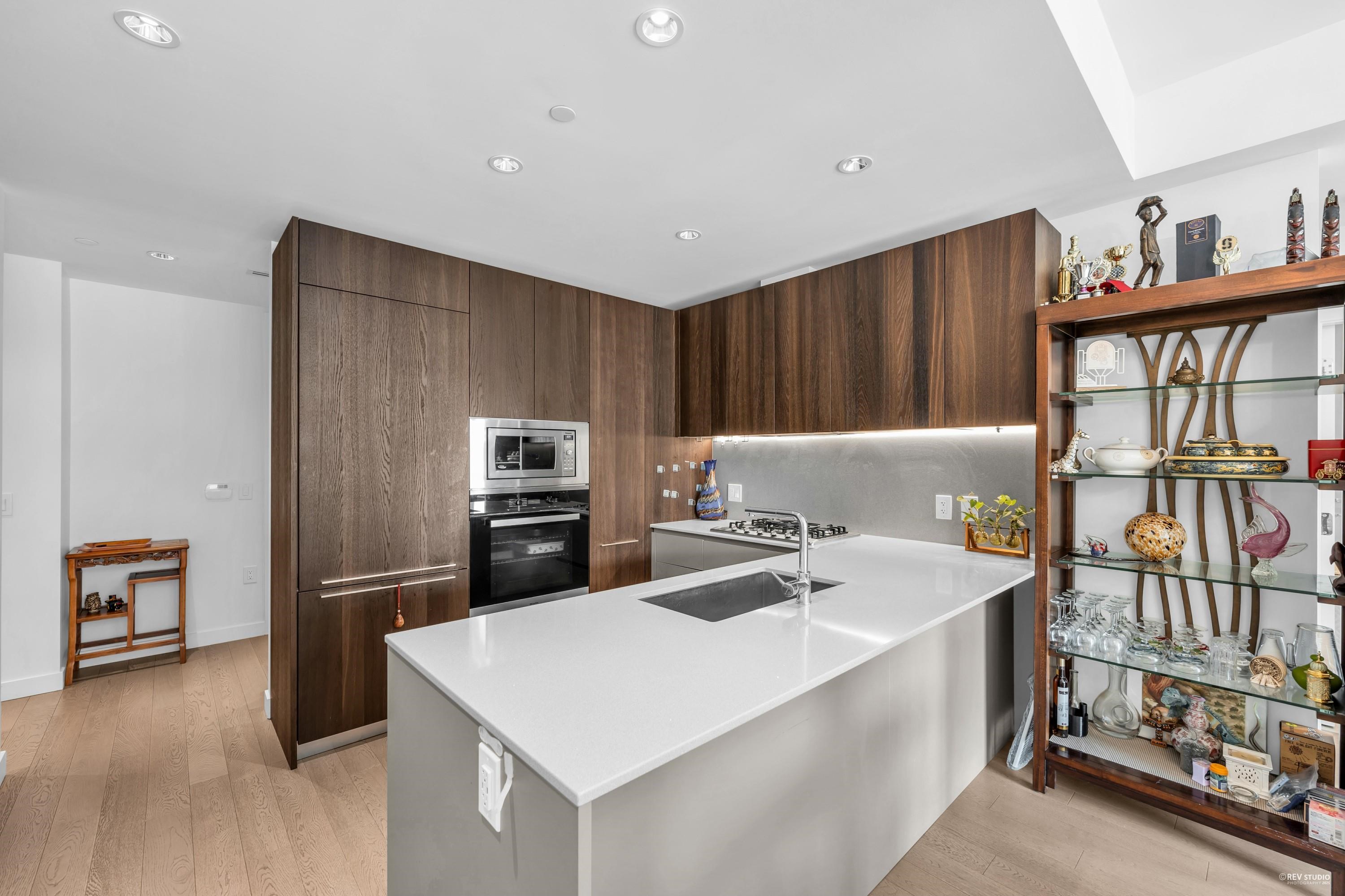 403 6699 RIVER ROAD Unit: 403