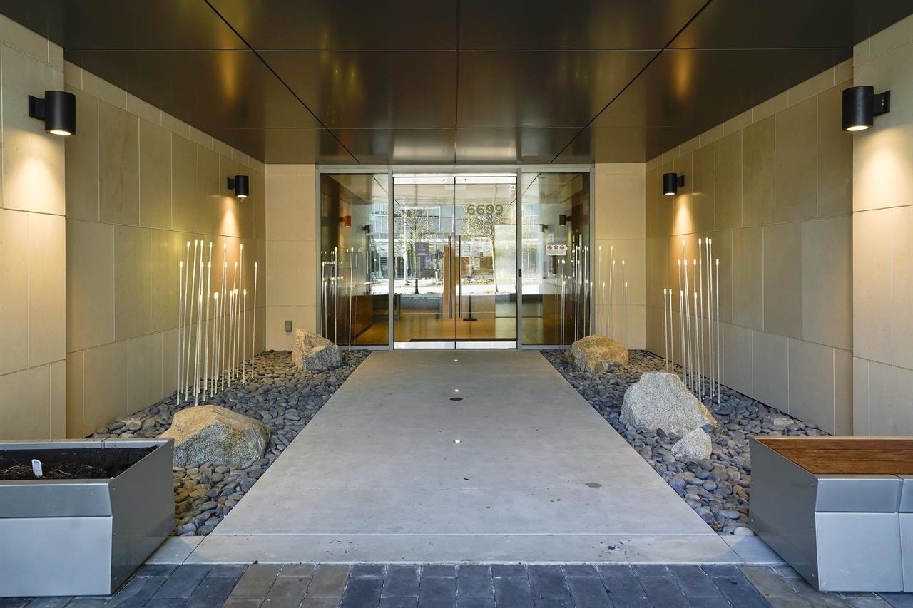 403 6699 RIVER ROAD Unit: 403