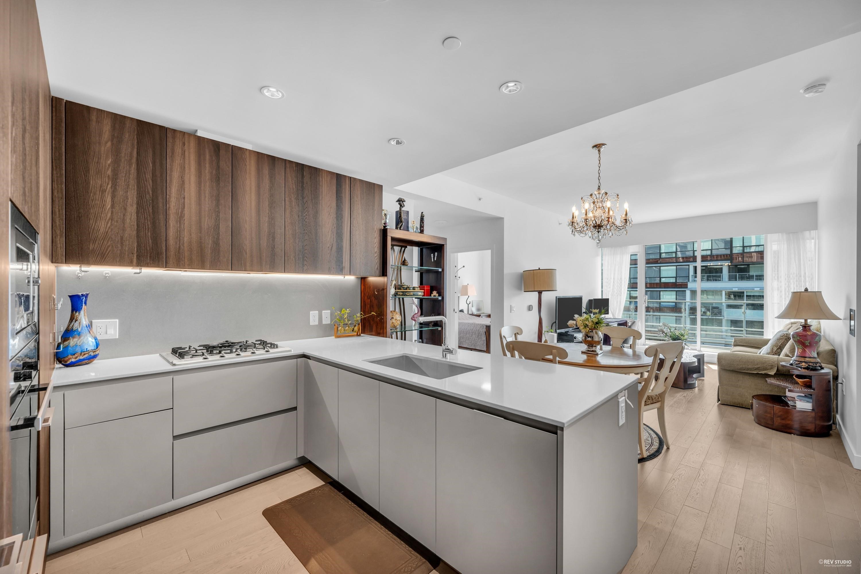 403 6699 RIVER ROAD Unit: 403