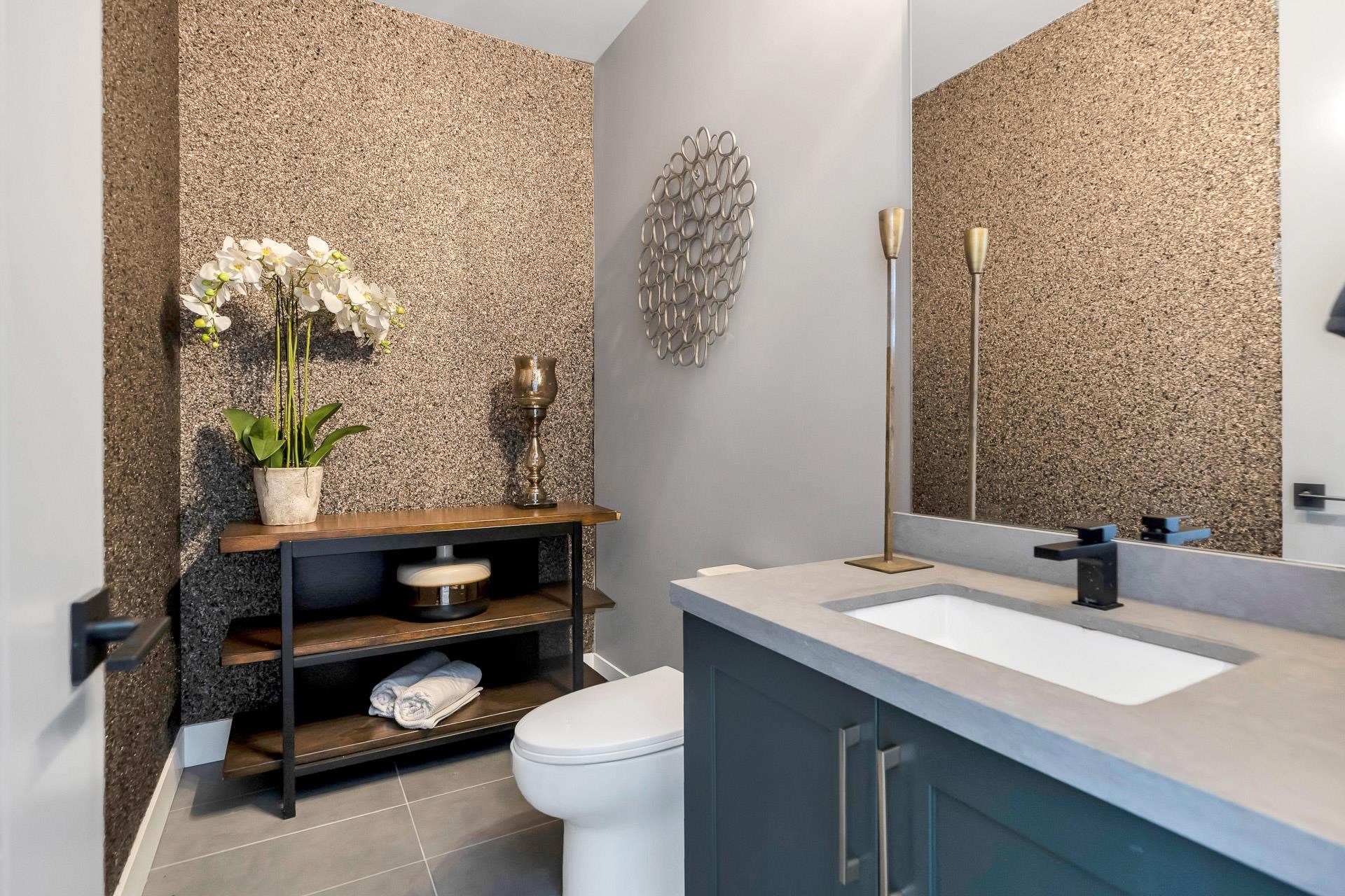 2 7138 MARBLE HILL ROAD Unit: 2