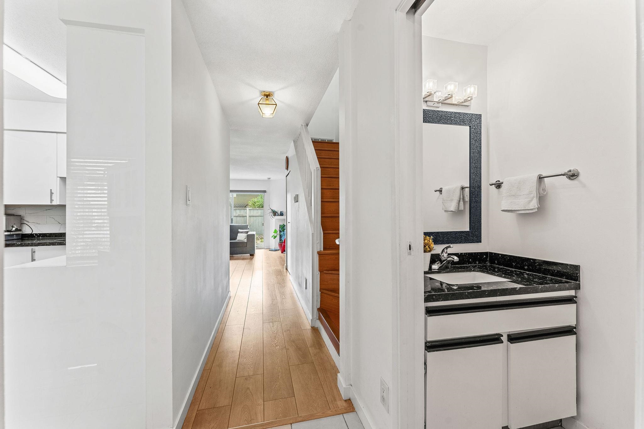 7 10980 NO. 2 ROAD Unit: 7