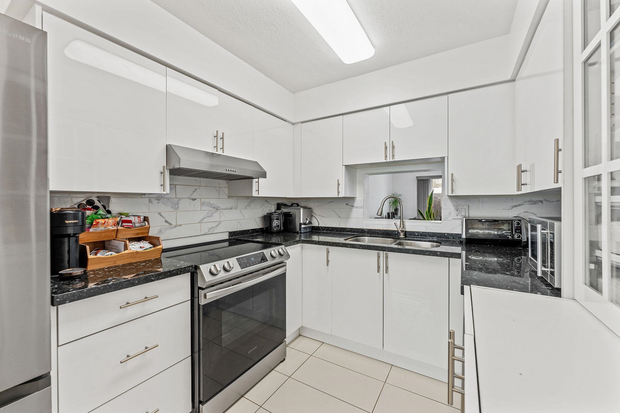 7 10980 NO. 2 ROAD Unit: 7