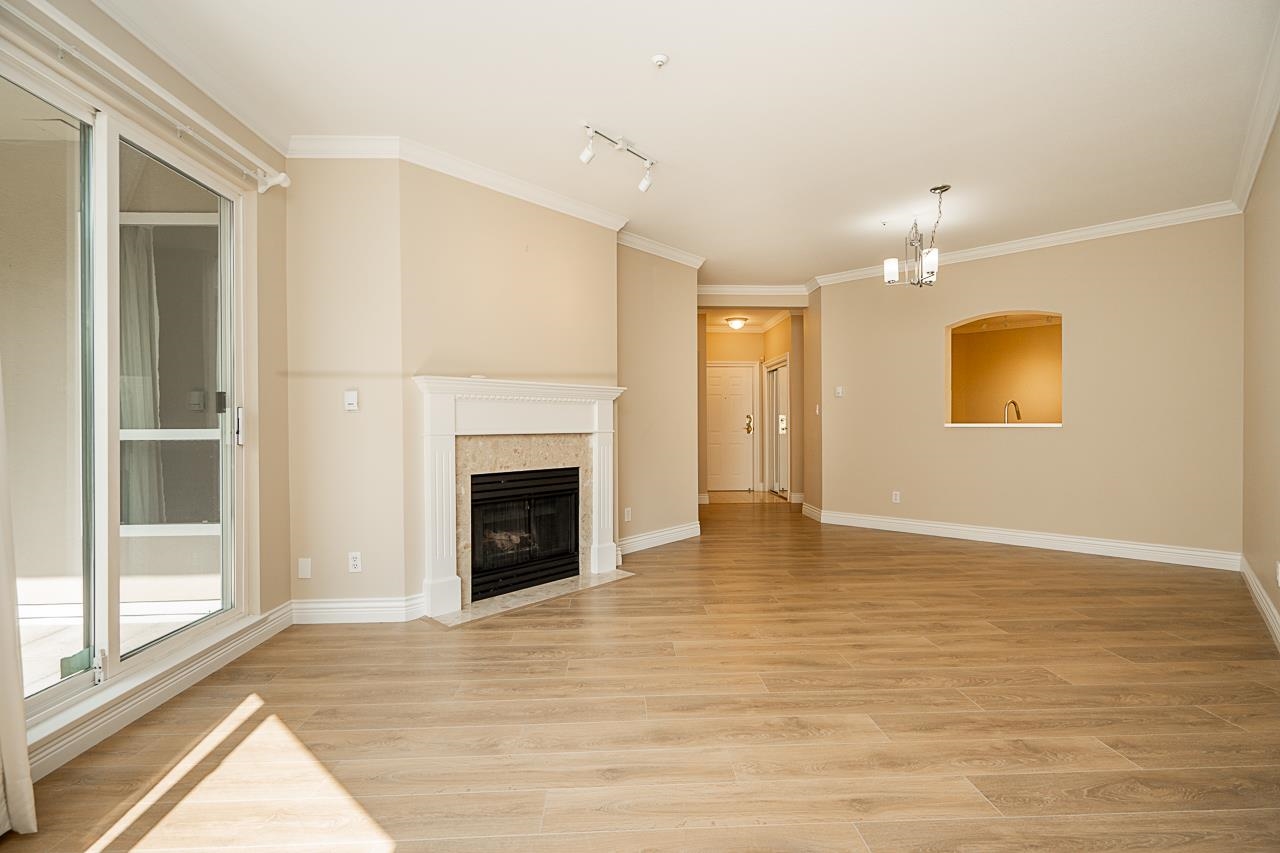 218 3098 GUILDFORD WAY Unit: 218