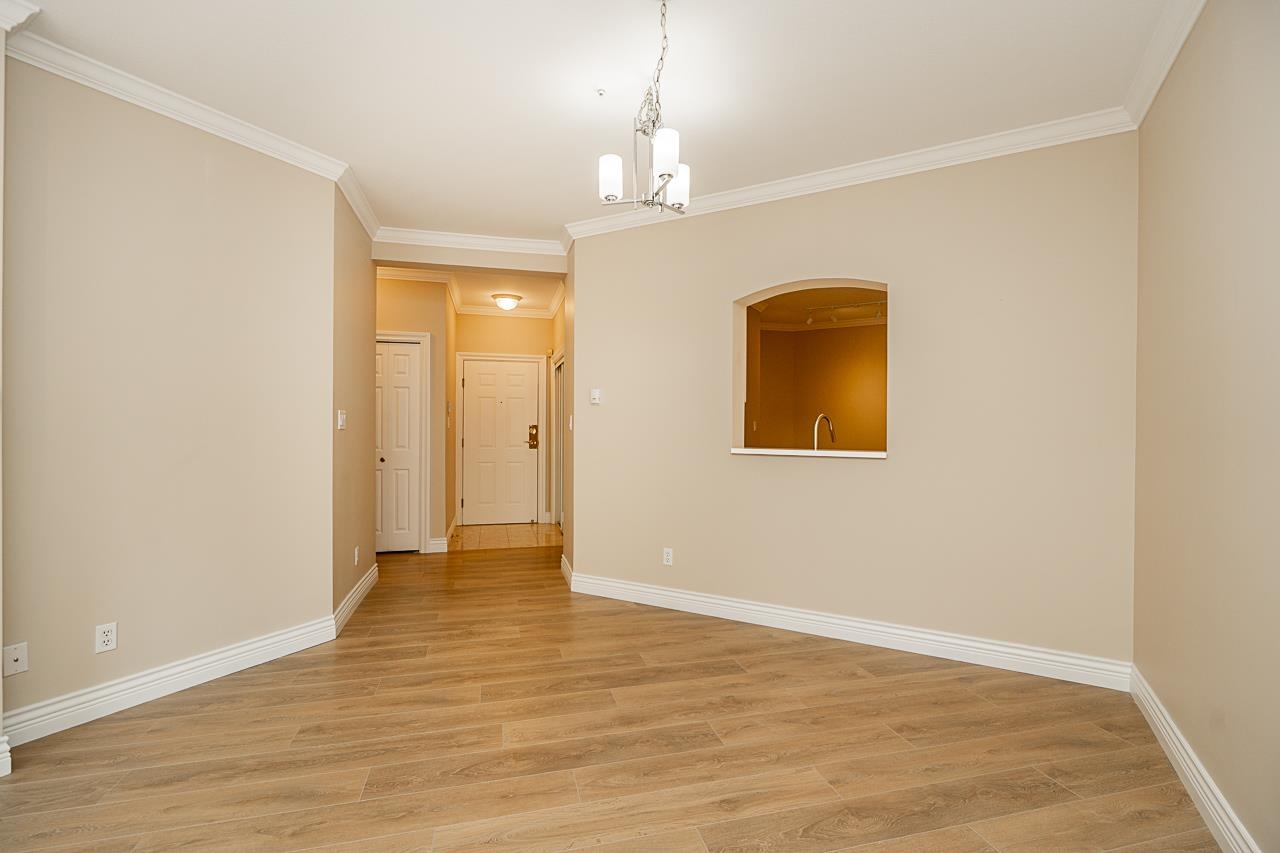 218 3098 GUILDFORD WAY Unit: 218