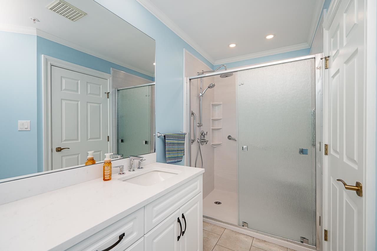 218 3098 GUILDFORD WAY Unit: 218