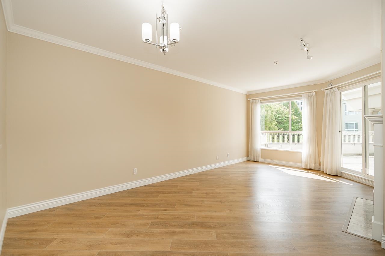 218 3098 GUILDFORD WAY Unit: 218