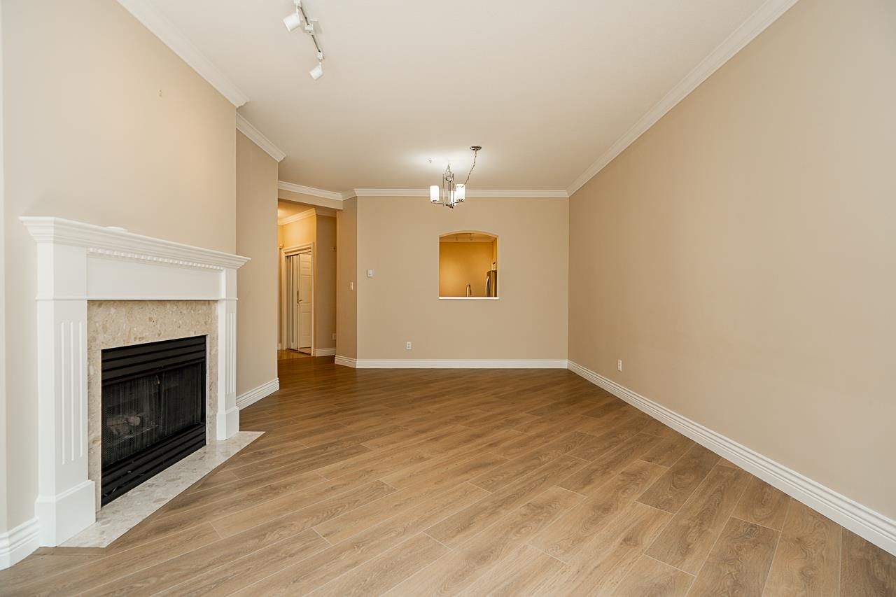 218 3098 GUILDFORD WAY Unit: 218