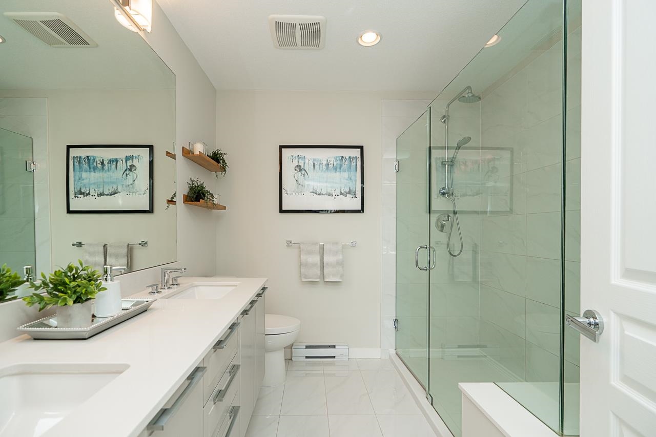 121 5551 ADMIRAL WAY Unit: 121