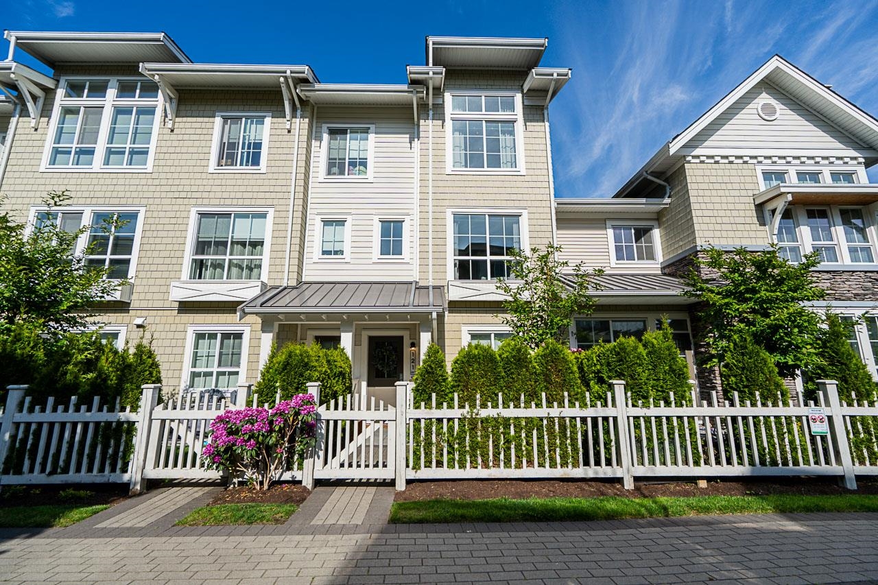 121 5551 ADMIRAL WAY Unit: 121