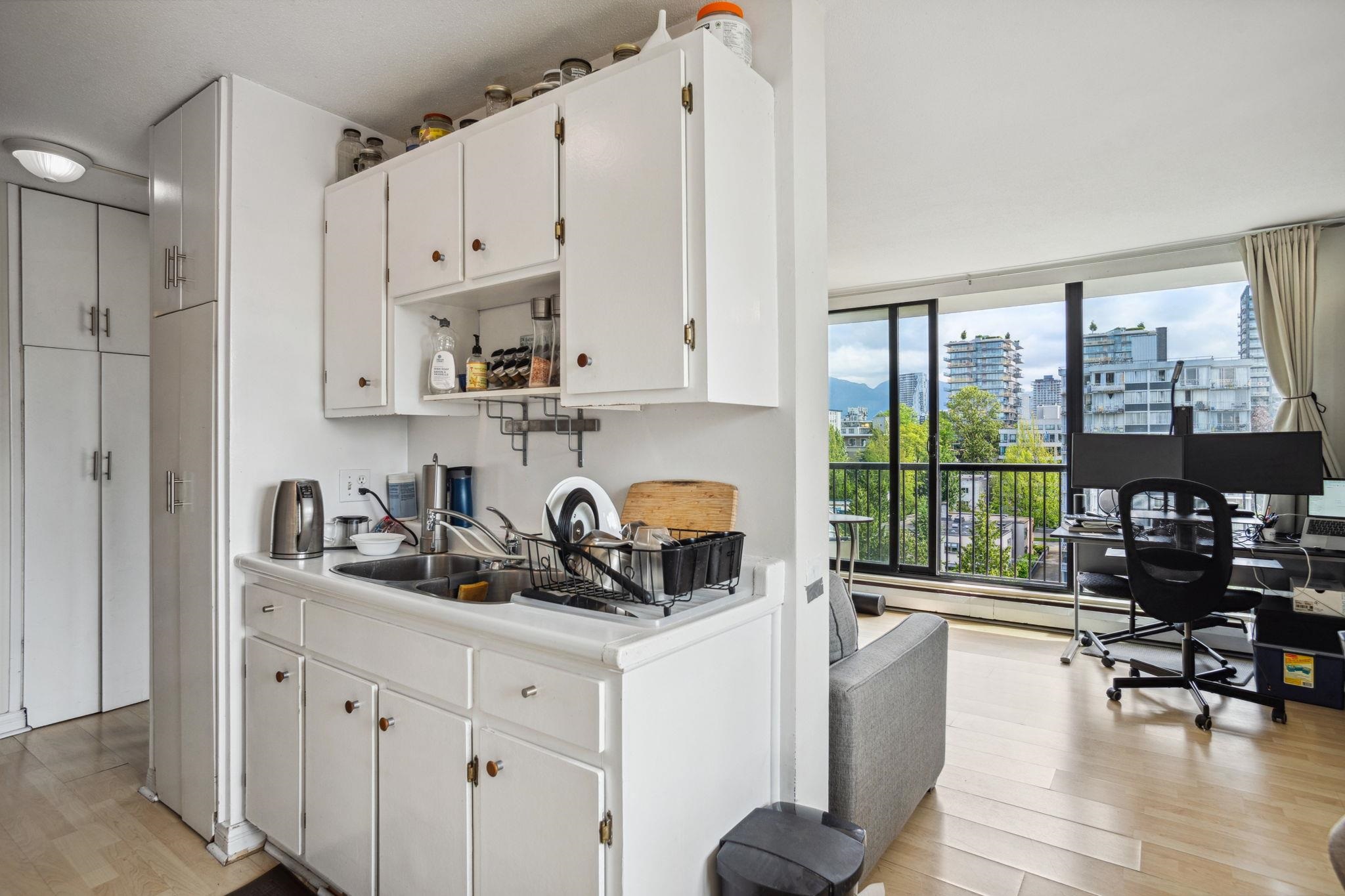 1204 1330 HARWOOD STREET Unit: 1204