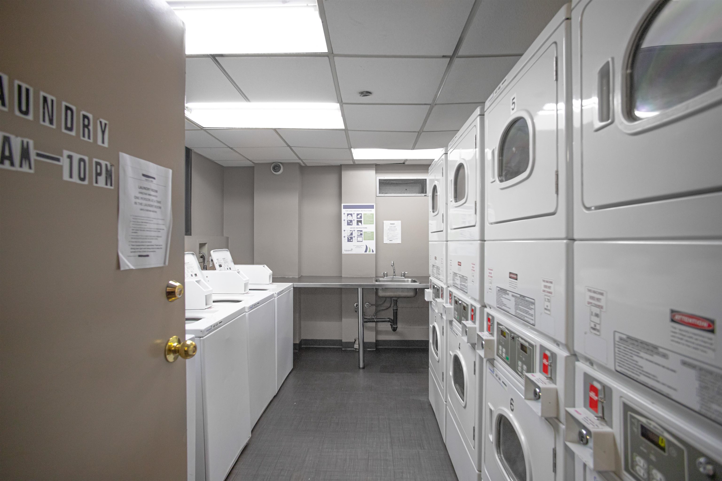 1004 789 DRAKE STREET Unit: 1004