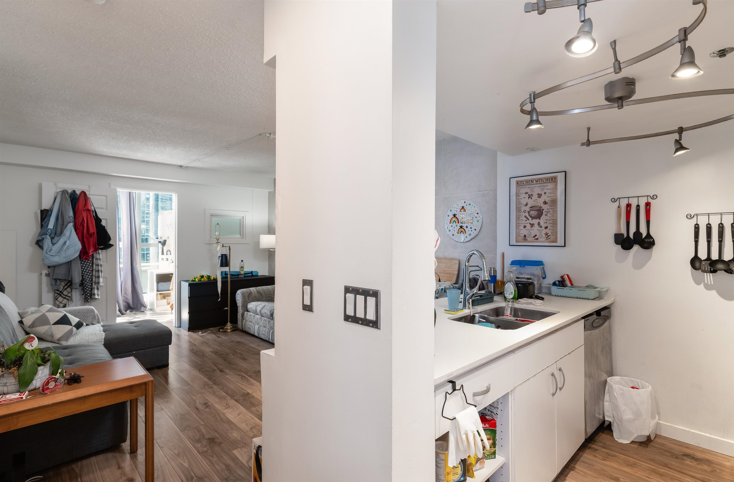 1004 789 DRAKE STREET Unit: 1004