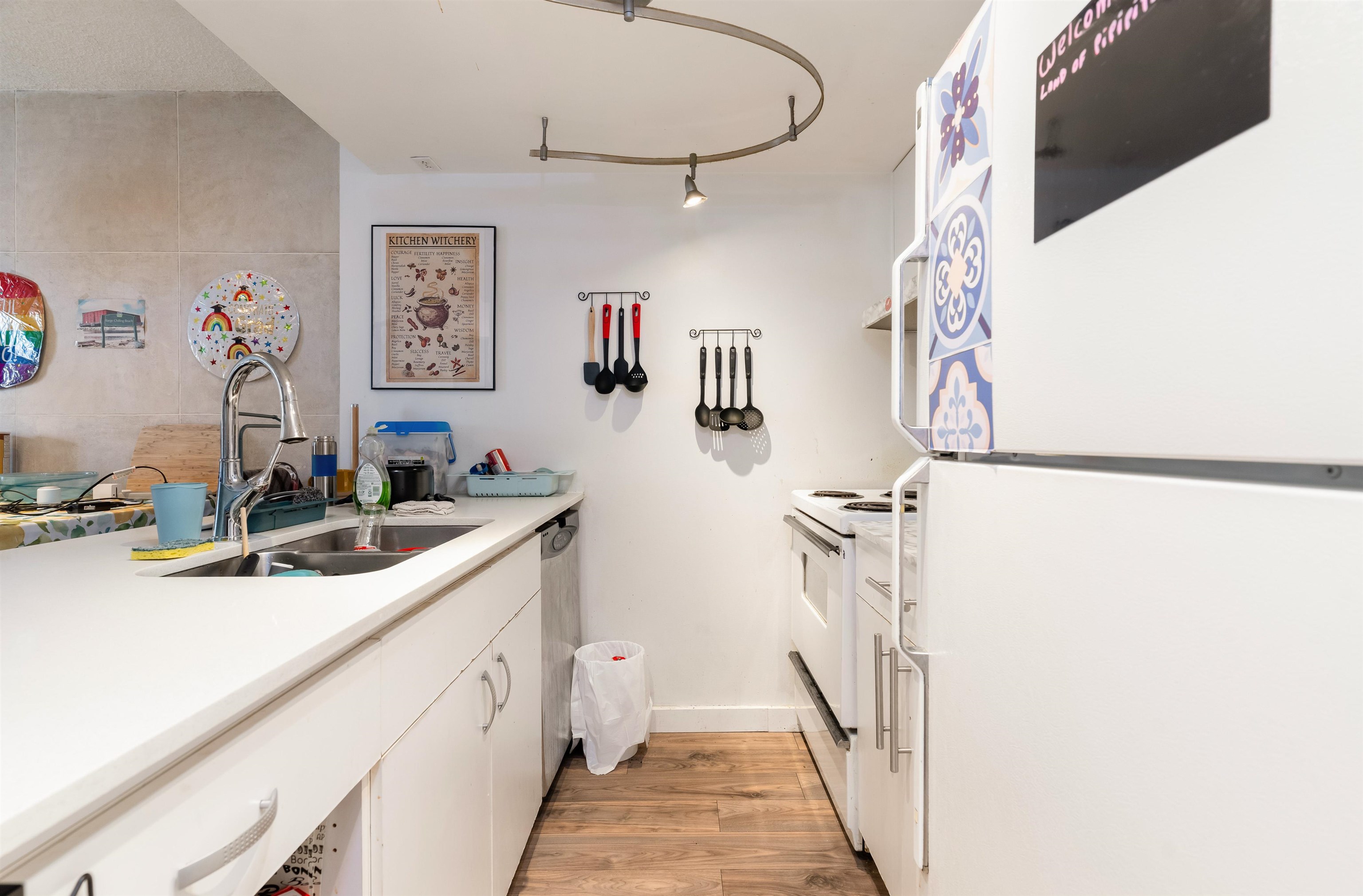 1004 789 DRAKE STREET Unit: 1004