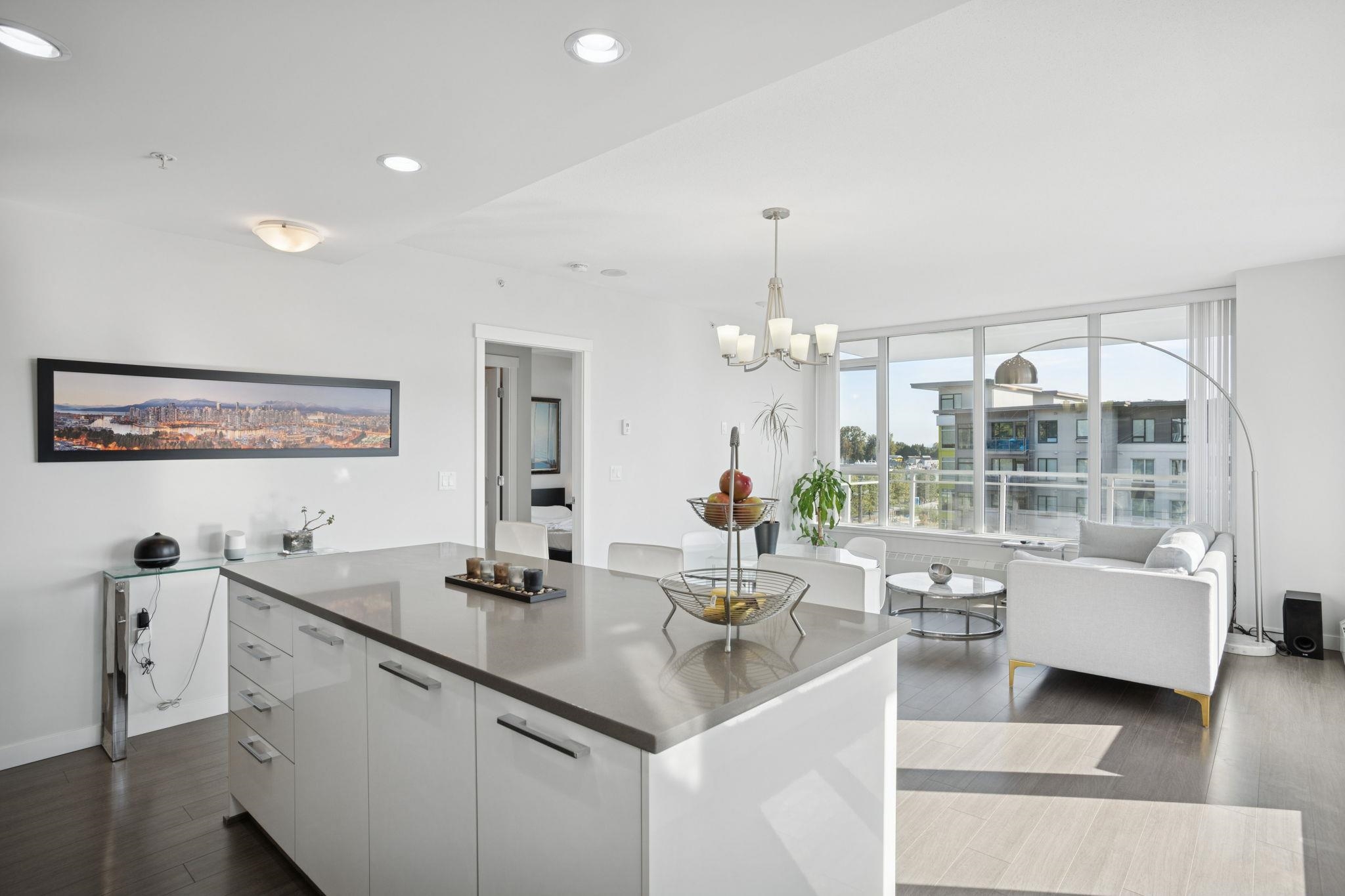 605 3281 E KENT AVENUE NORTH Unit: 605