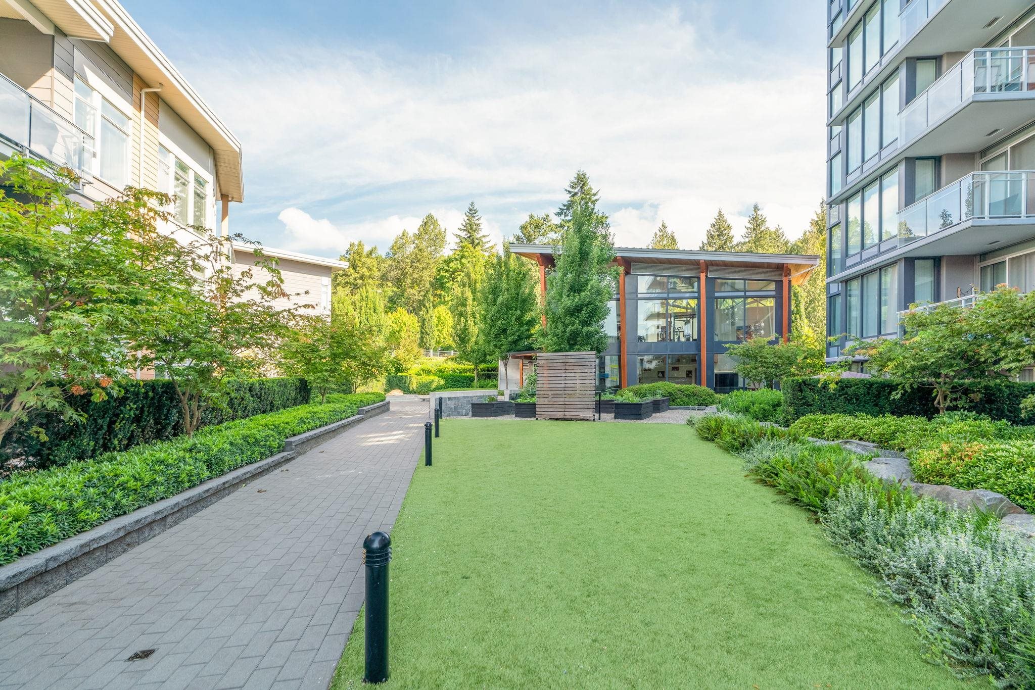 605 3281 E KENT AVENUE NORTH Unit: 605