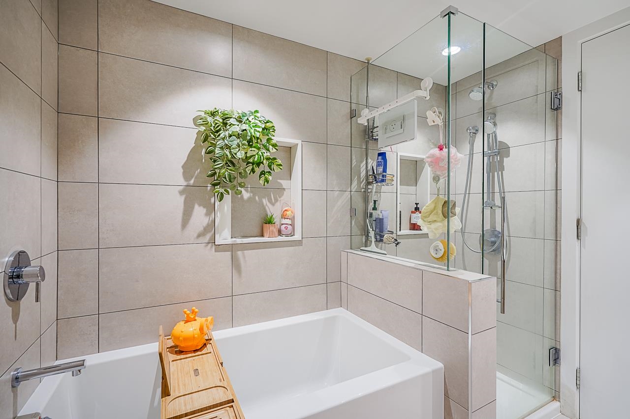 1204 6085 IRMIN STREET Unit: 1204