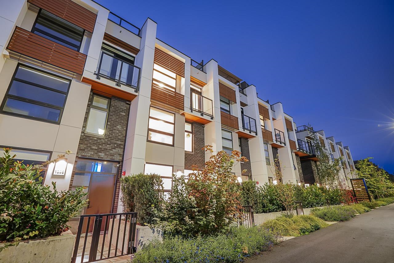 1204 6085 IRMIN STREET Unit: 1204