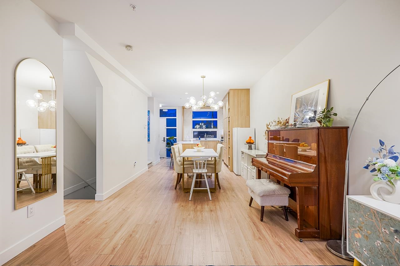 1204 6085 IRMIN STREET Unit: 1204