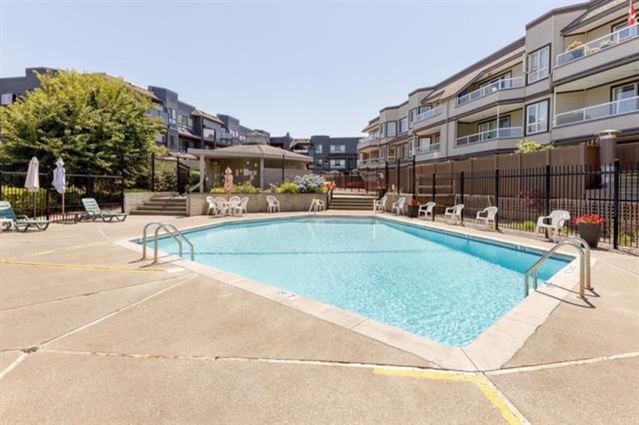 104 1850 E SOUTHMERE CRESCENT Unit: 104