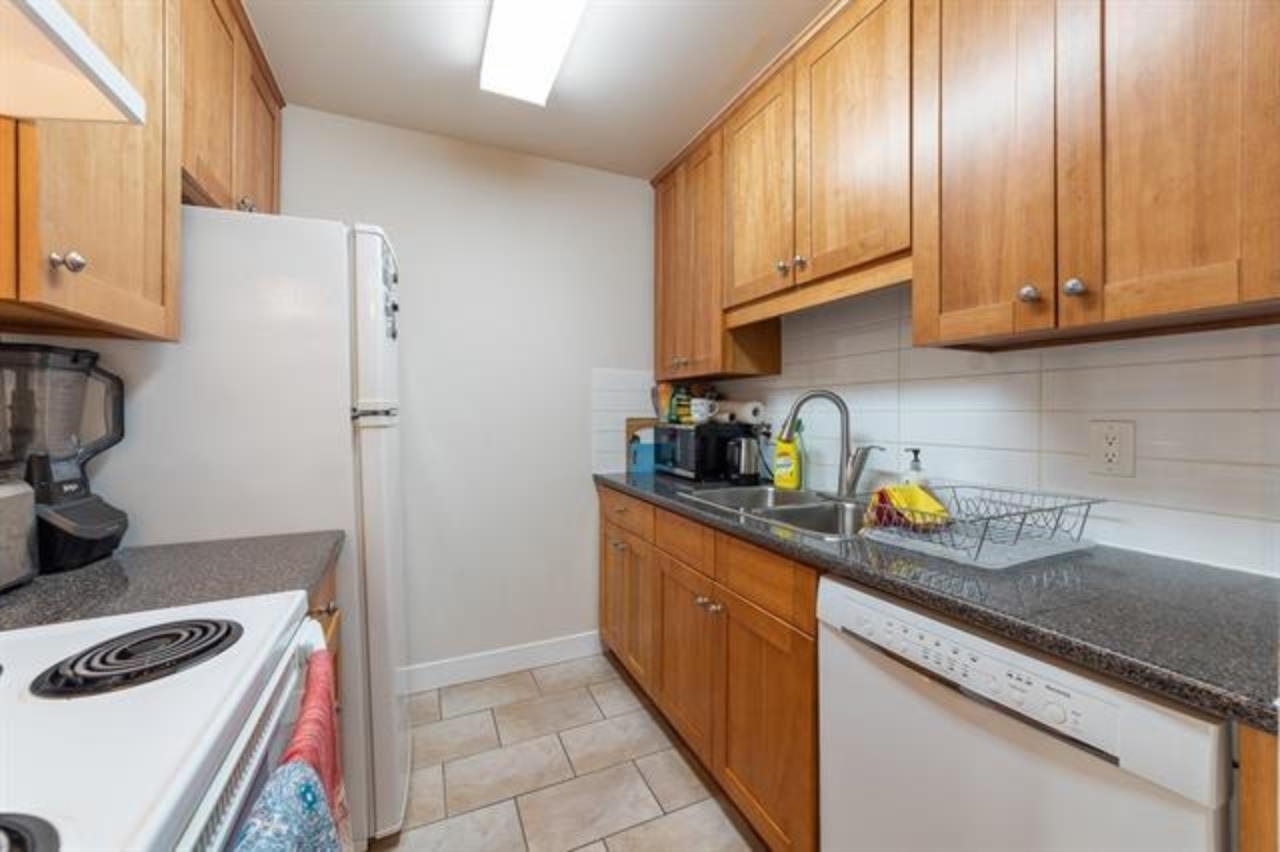 104 1850 E SOUTHMERE CRESCENT Unit: 104