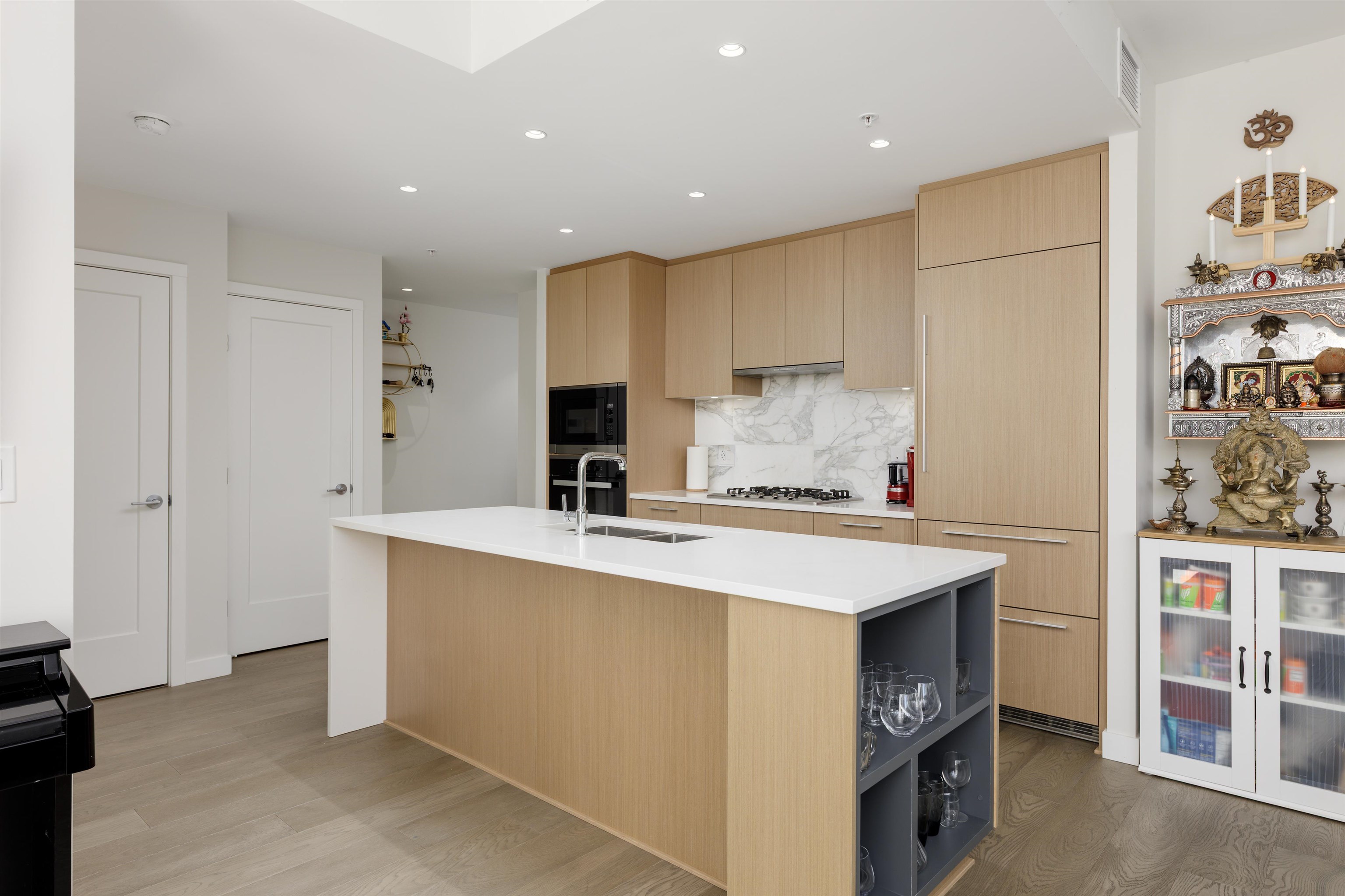 107 5608 BERTON AVENUE Unit: 107