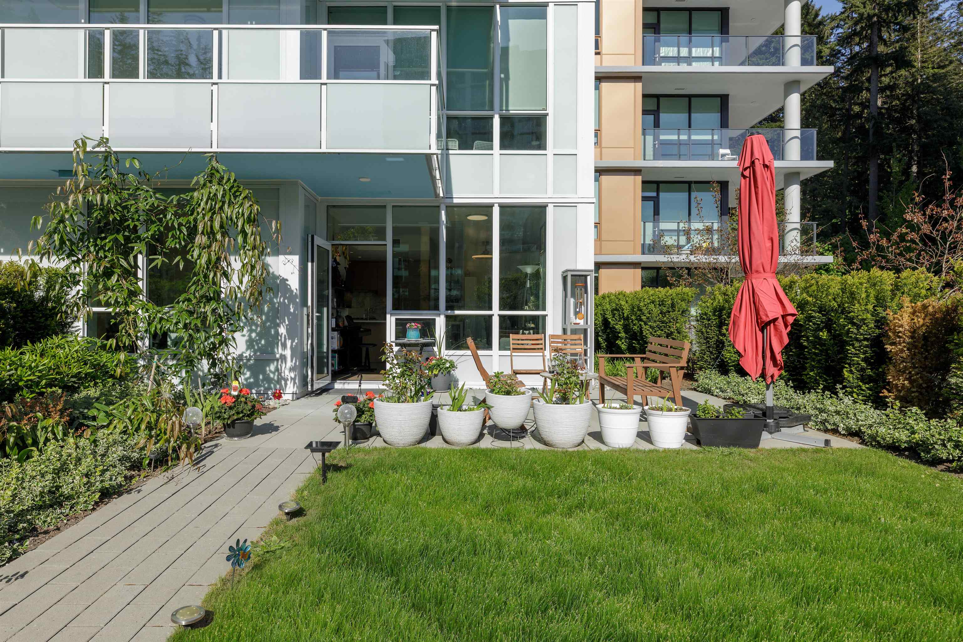 107 5608 BERTON AVENUE Unit: 107