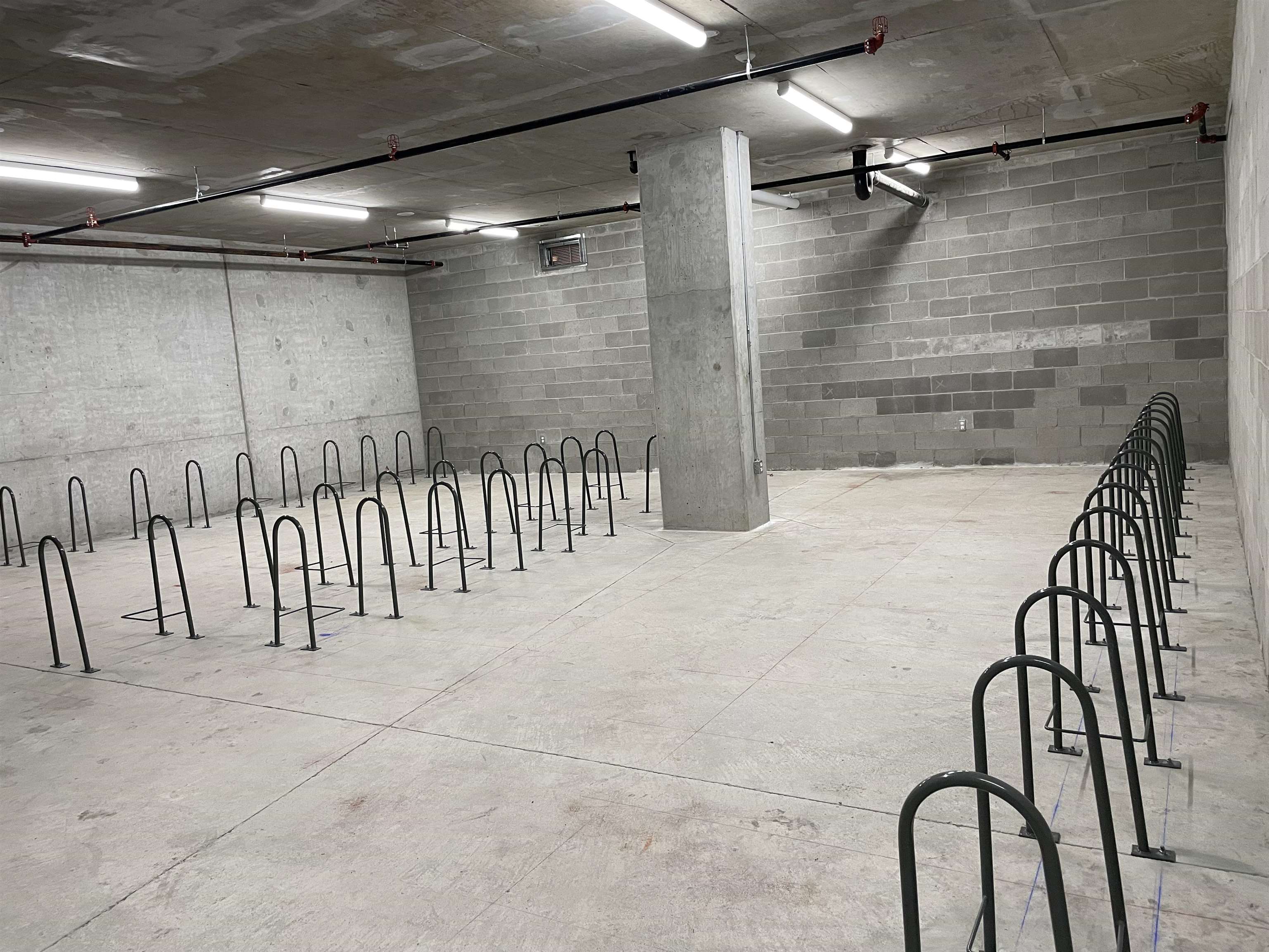 107 5608 BERTON AVENUE Unit: 107