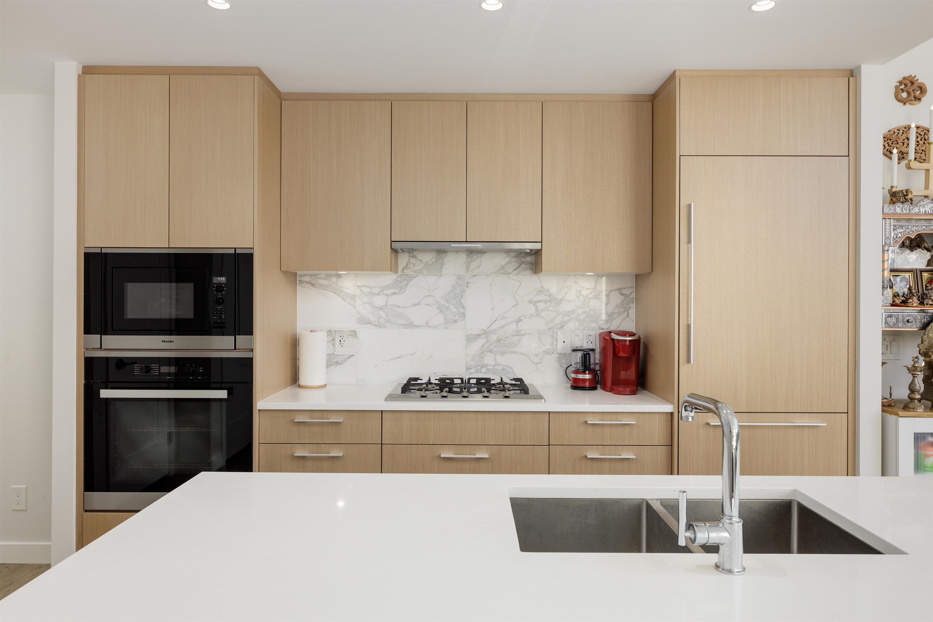 107 5608 BERTON AVENUE Unit: 107