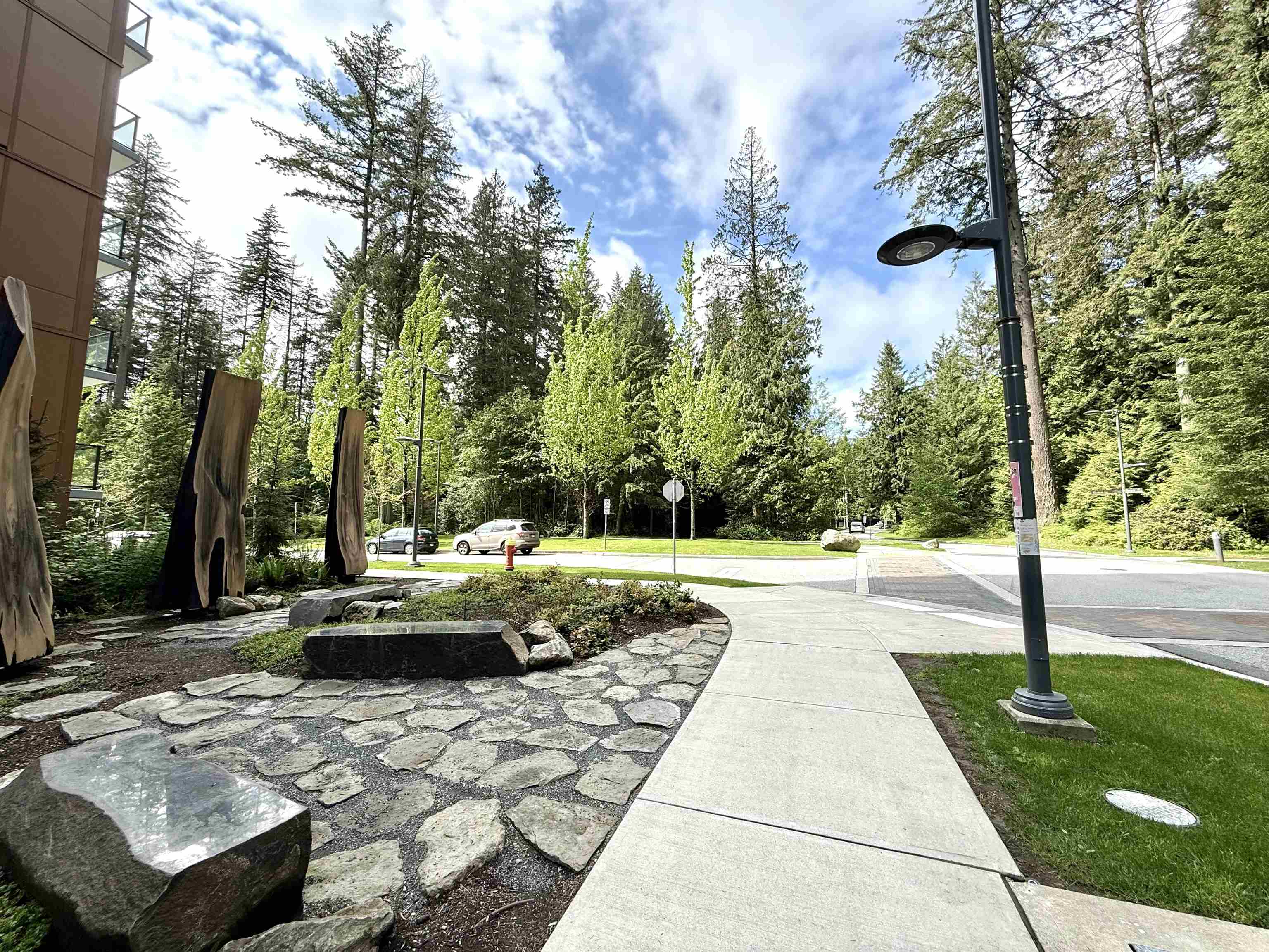 107 5608 BERTON AVENUE Unit: 107