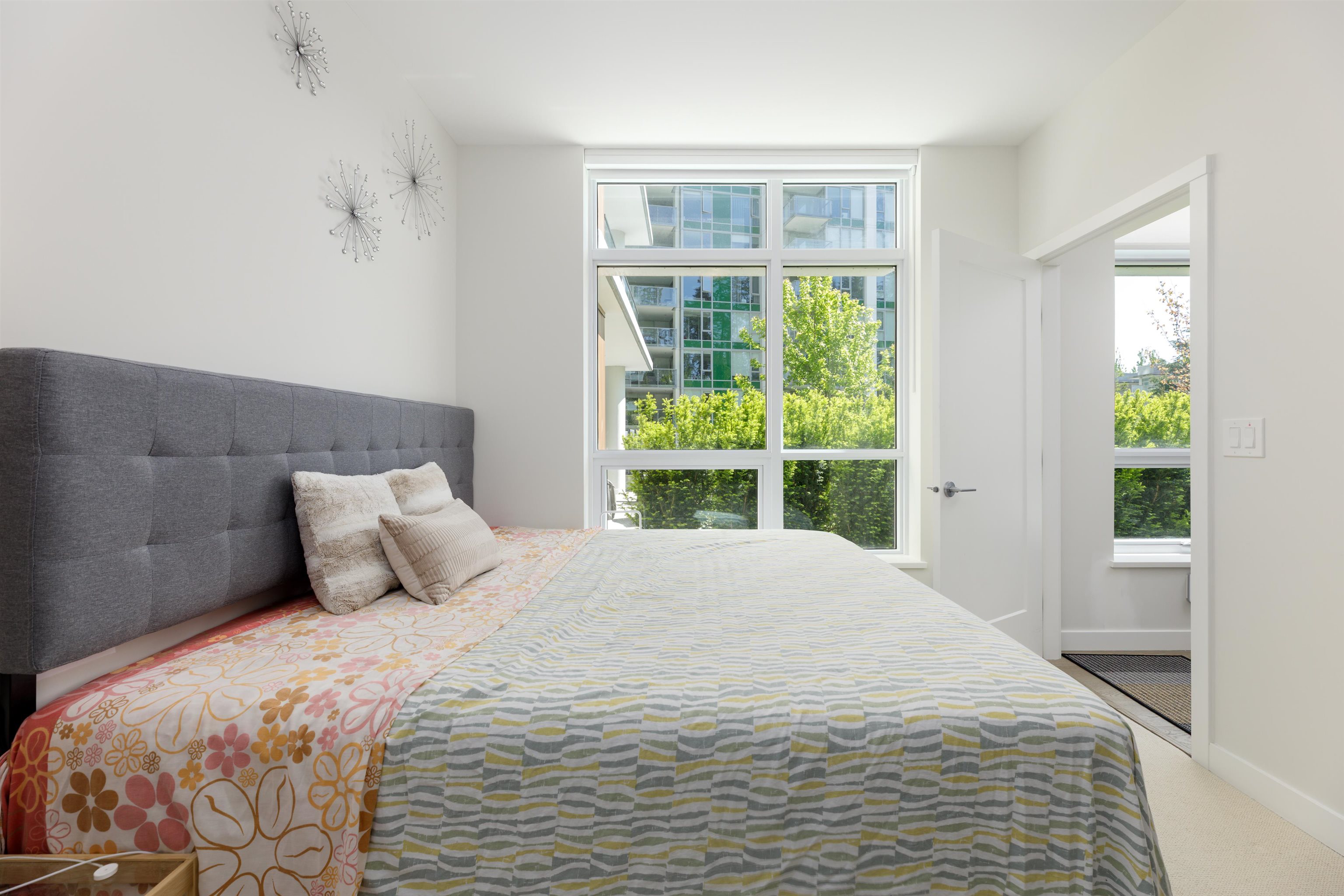 107 5608 BERTON AVENUE Unit: 107