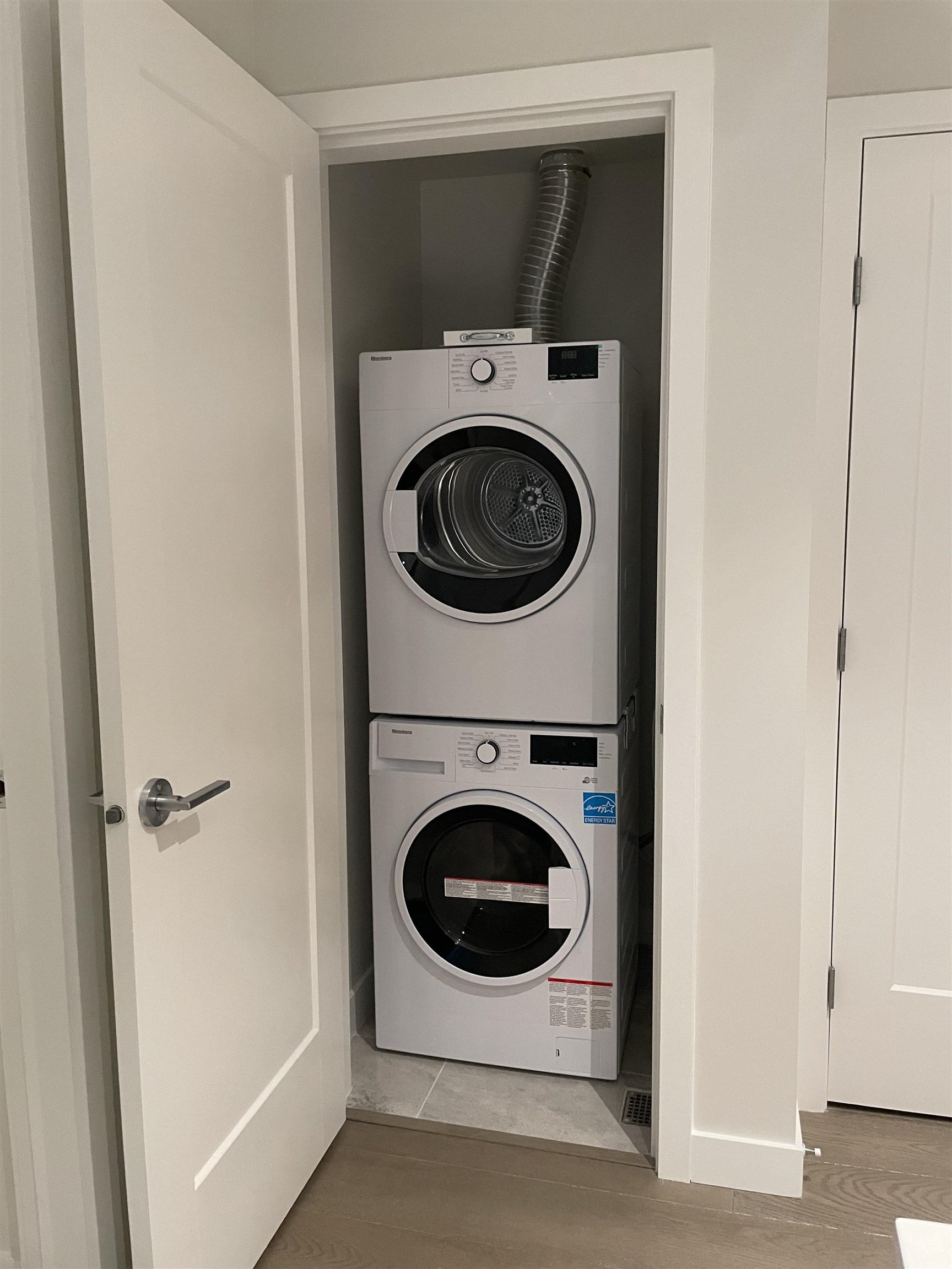 107 5608 BERTON AVENUE Unit: 107