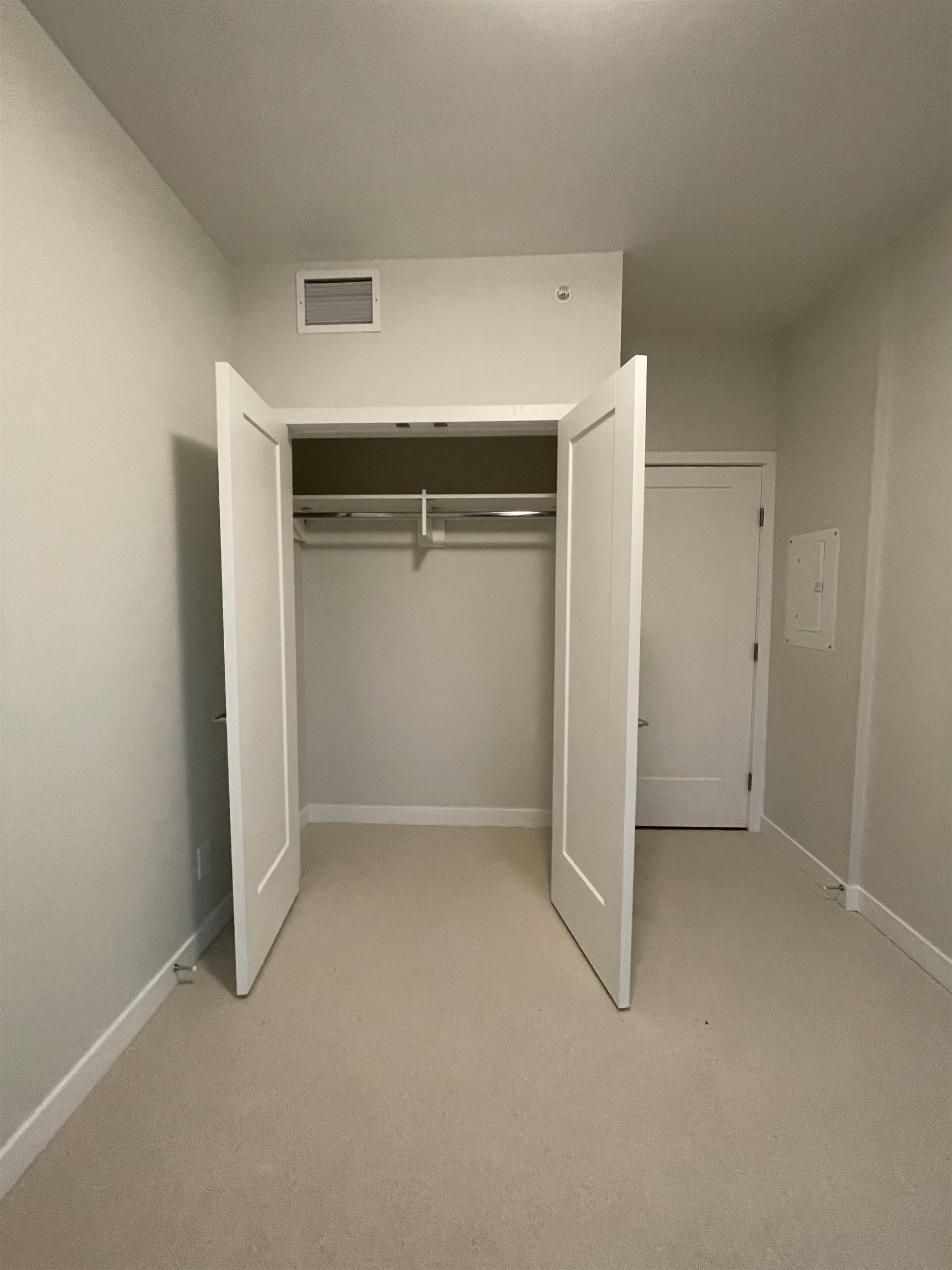 107 5608 BERTON AVENUE Unit: 107