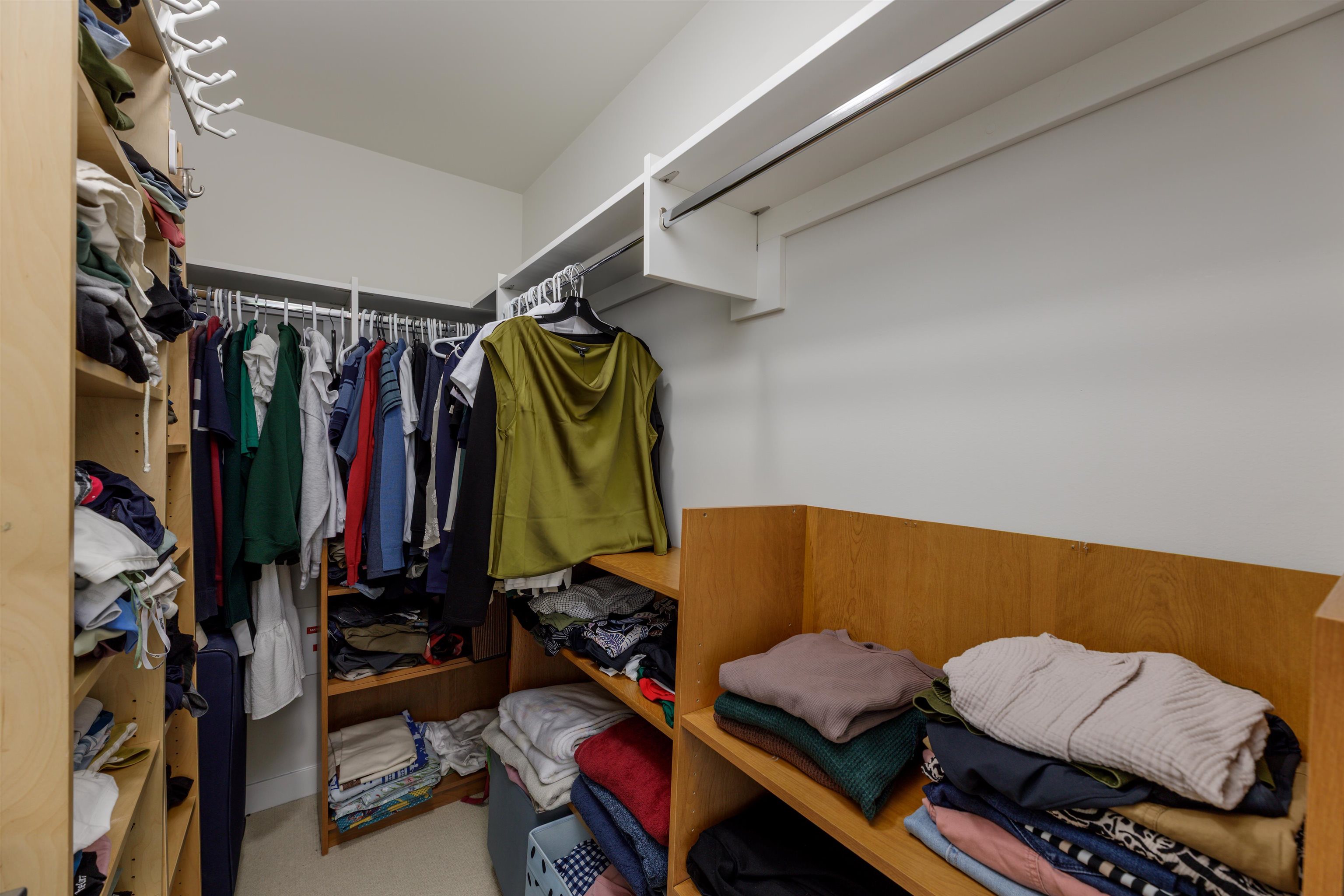 107 5608 BERTON AVENUE Unit: 107