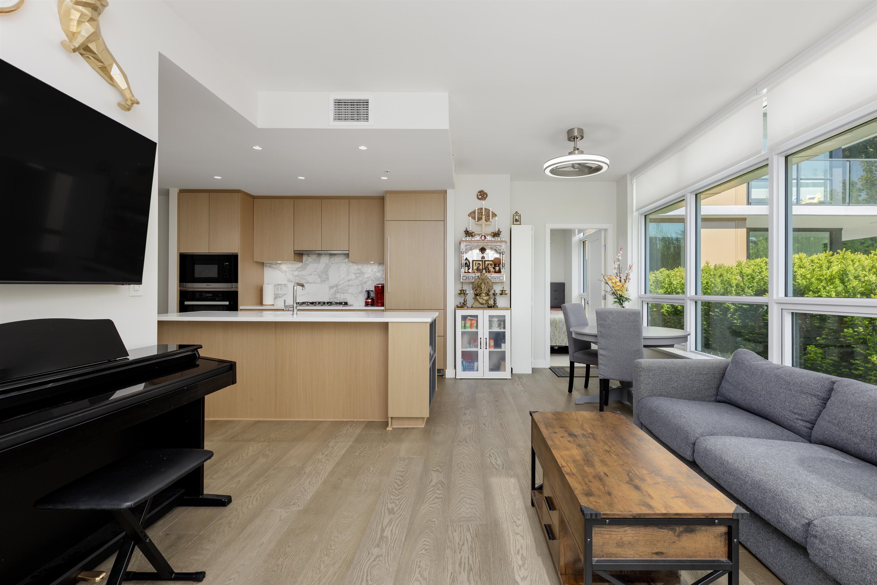 107 5608 BERTON AVENUE Unit: 107