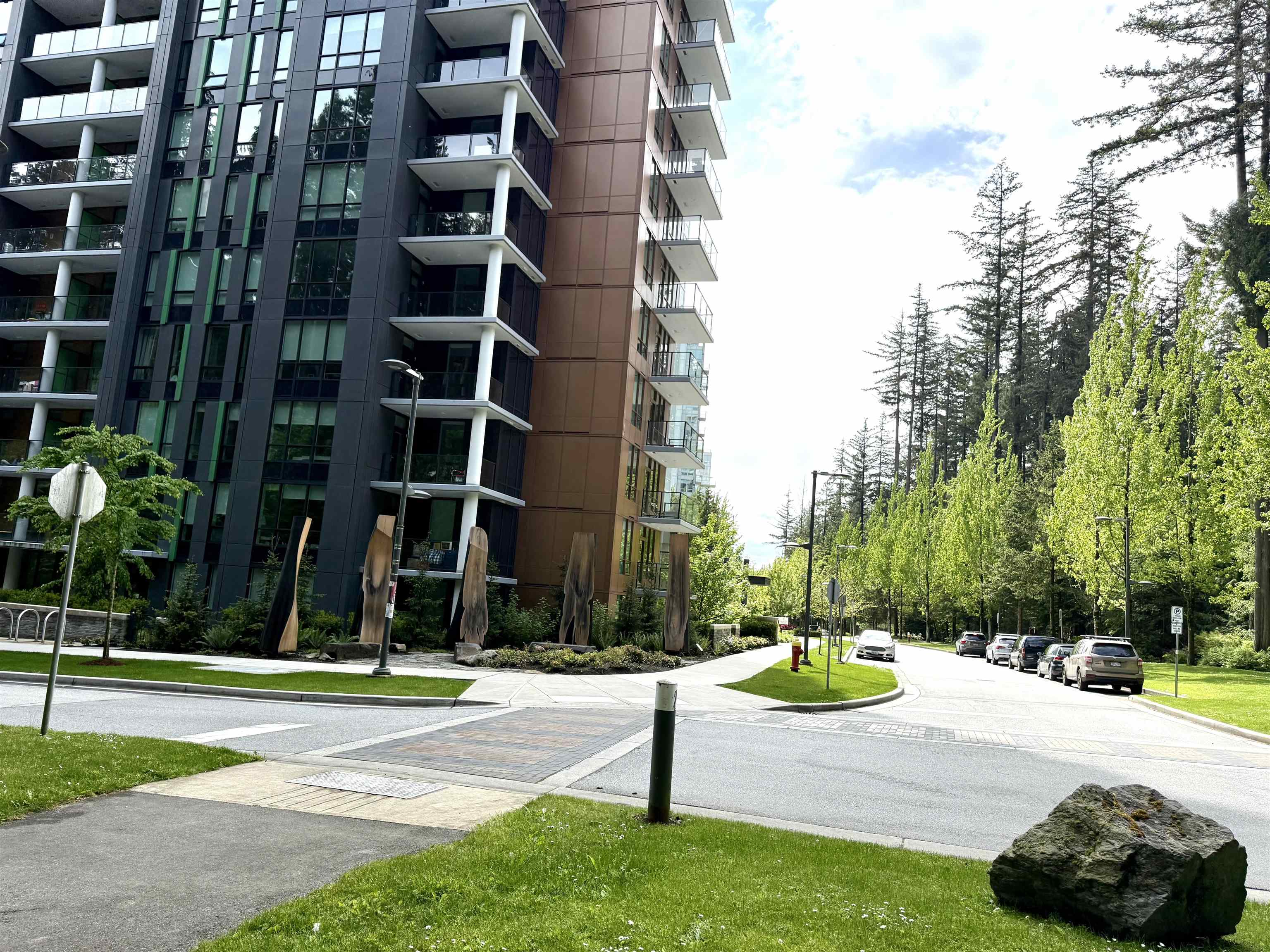 107 5608 BERTON AVENUE Unit: 107