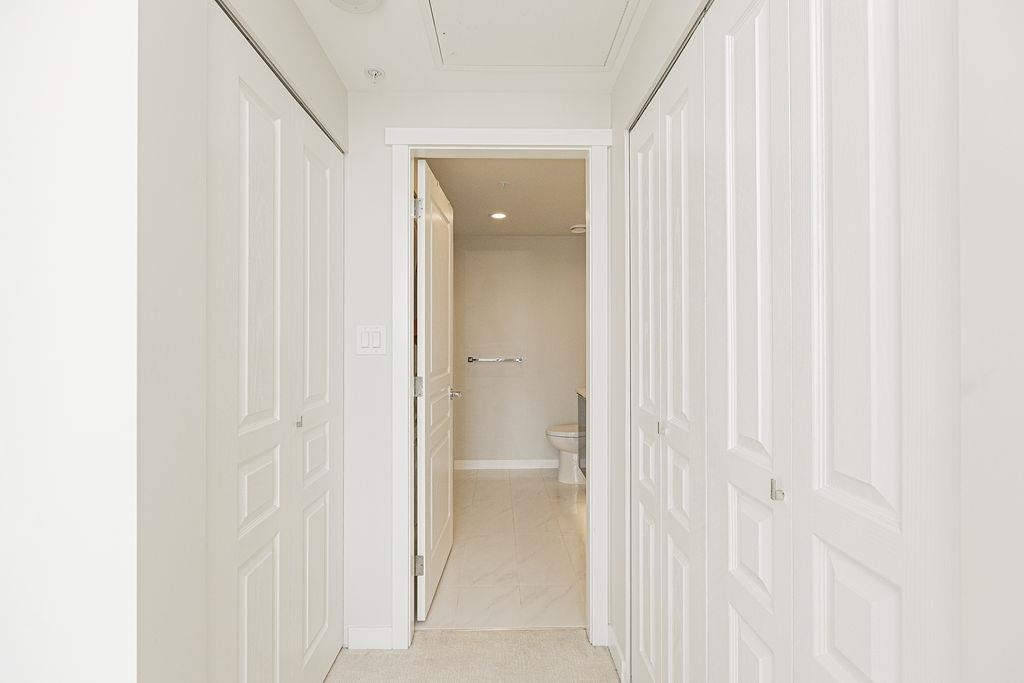 803 3100 WINDSOR GATE Unit: 803