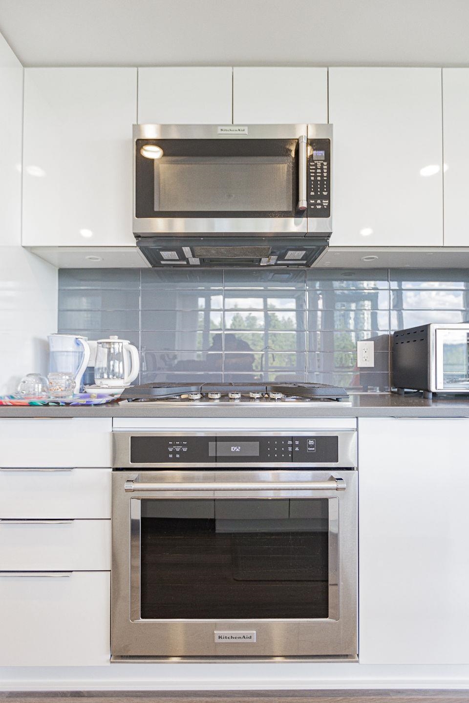 803 3100 WINDSOR GATE Unit: 803