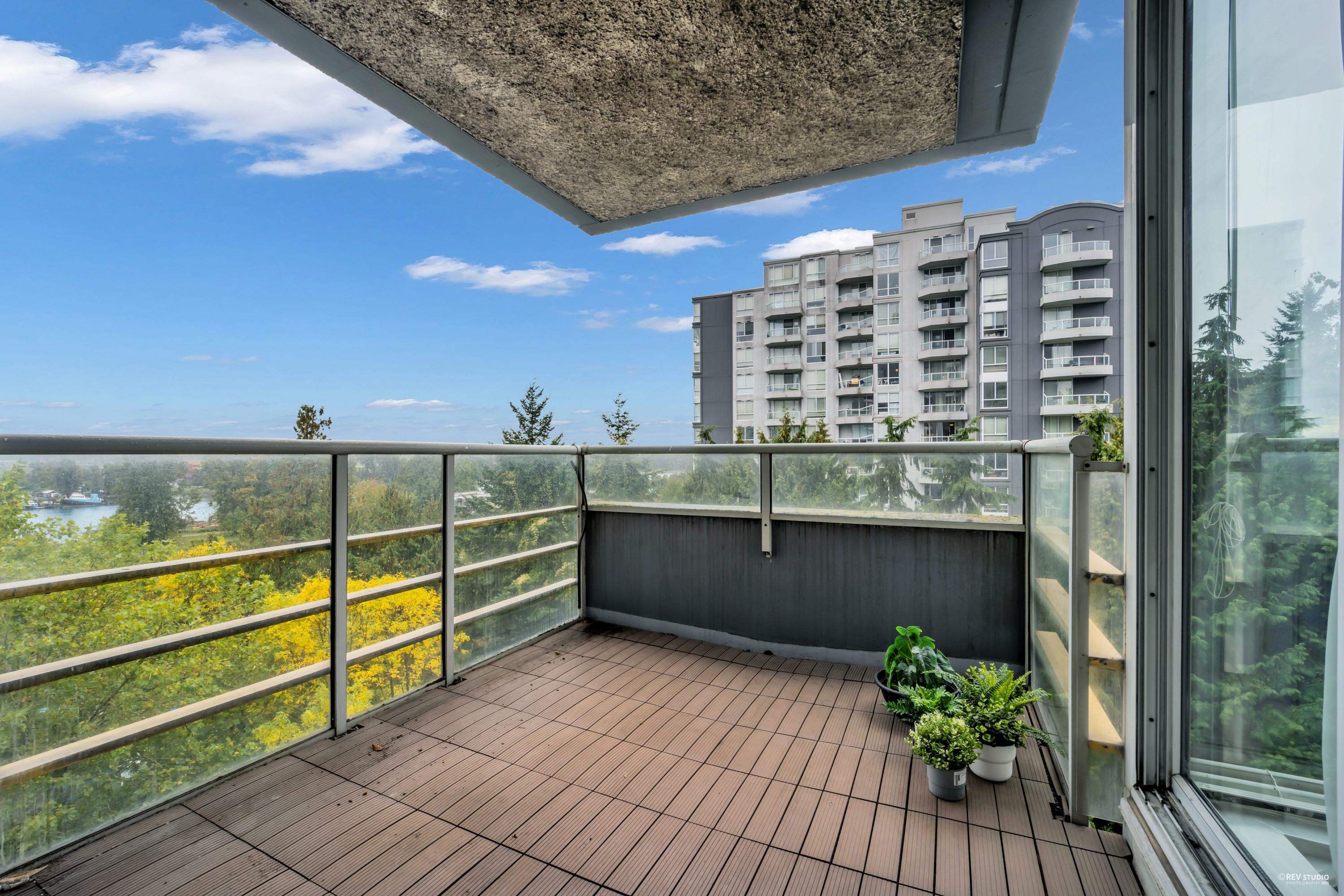 606 3061 E KENT AVENUE NORTH Unit: 606