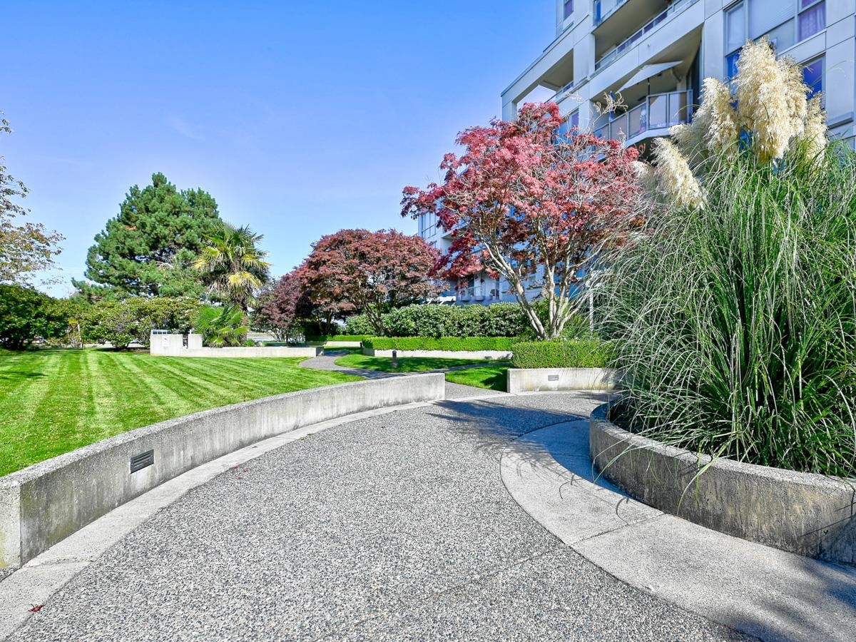 201 5860 DOVER CRESCENT Unit: 201