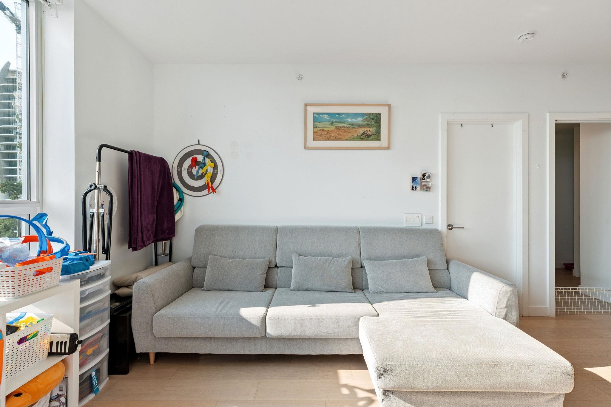 901 15165 THRIFT AVENUE Unit: 901