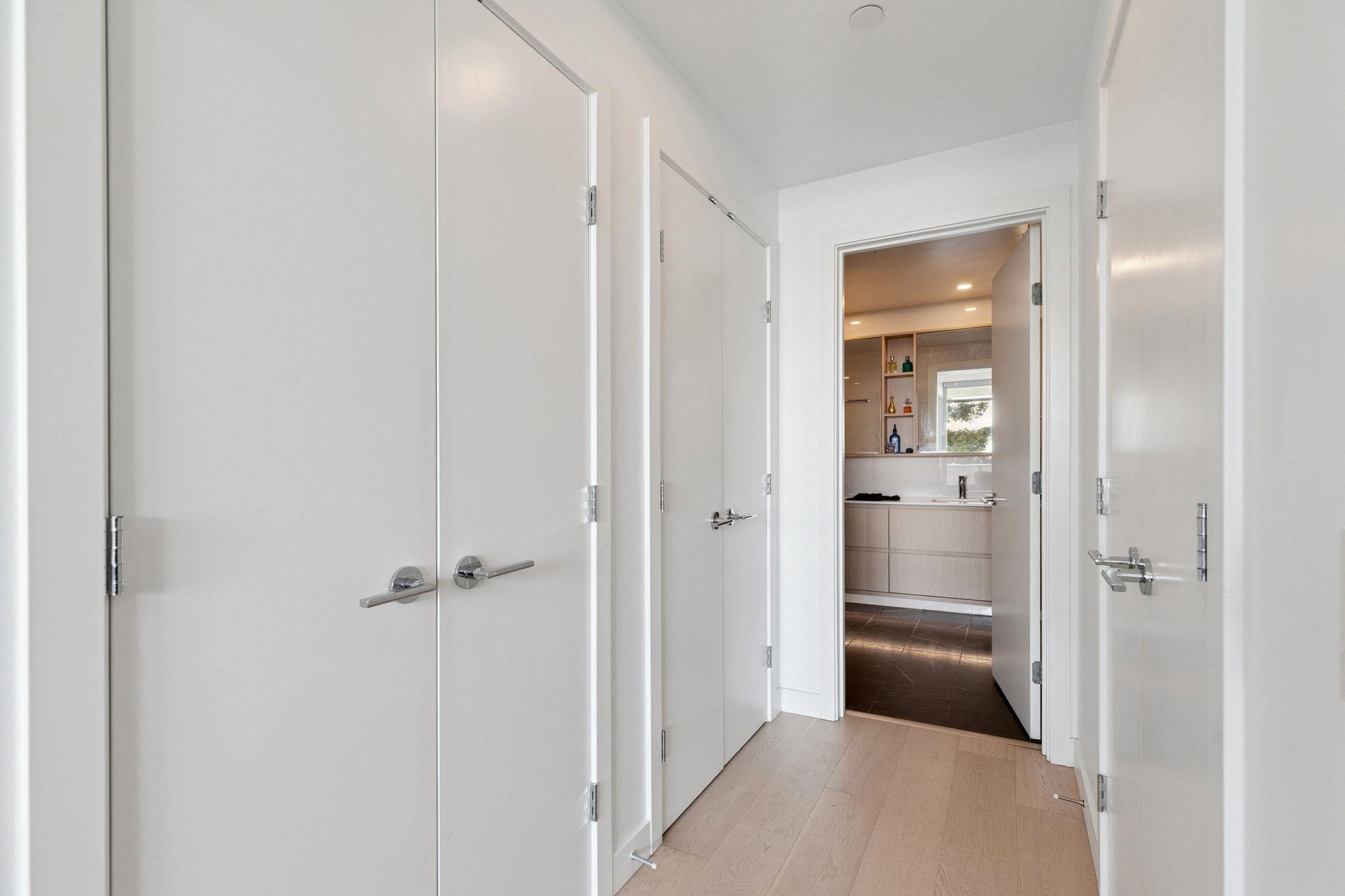 901 15165 THRIFT AVENUE Unit: 901