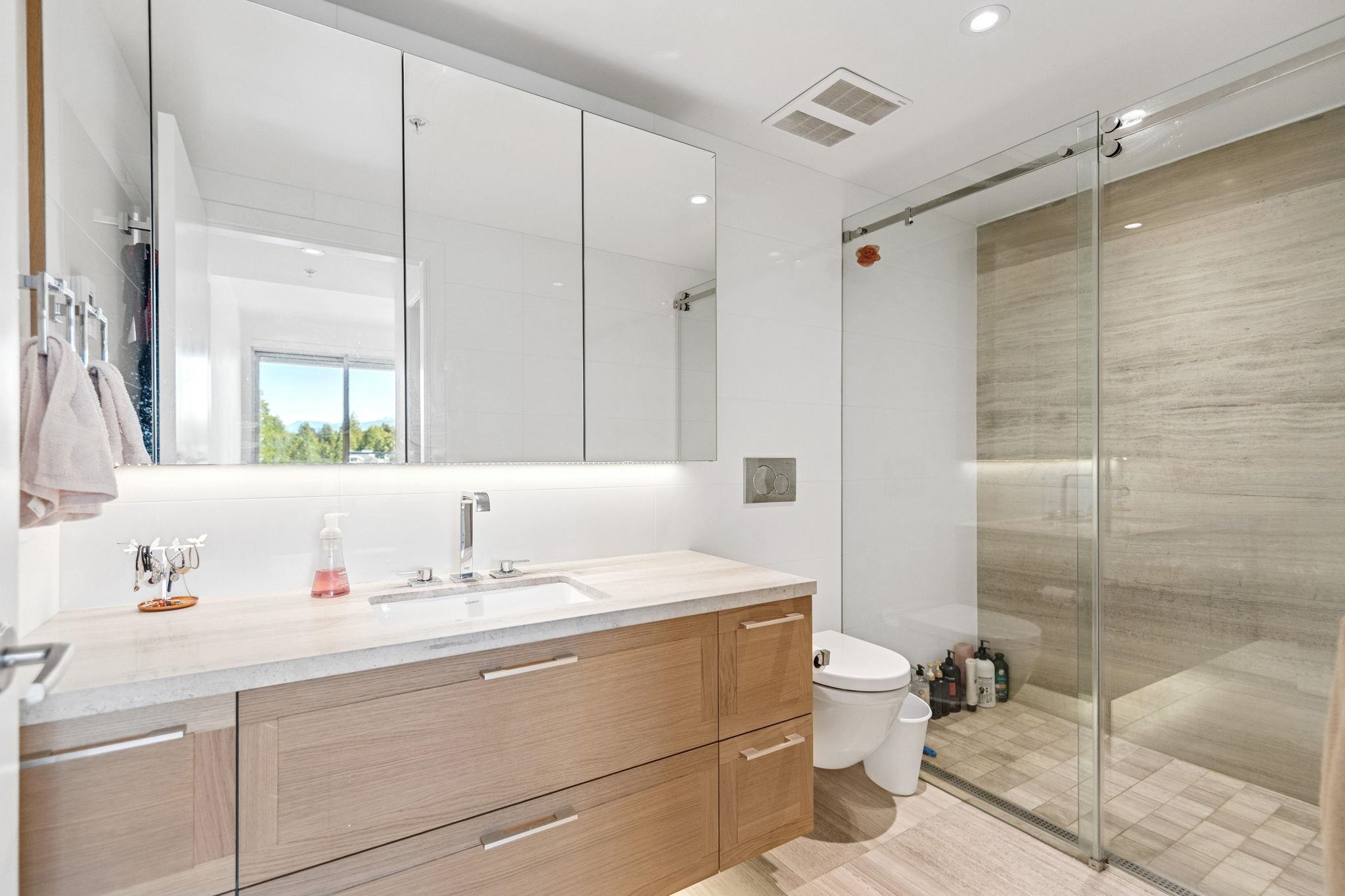 901 7228 ADERA STREET Unit: 901