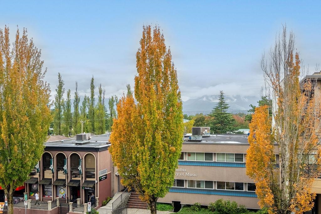 301 4570 HASTINGS STREET Unit: 301