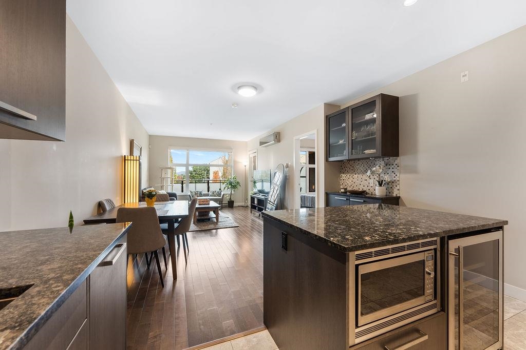 301 4570 HASTINGS STREET Unit: 301