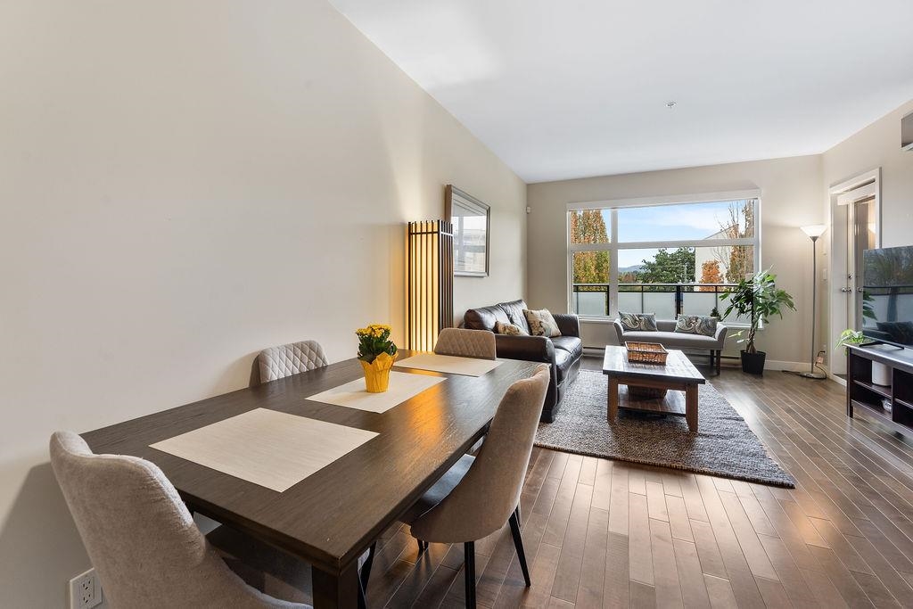 301 4570 HASTINGS STREET Unit: 301