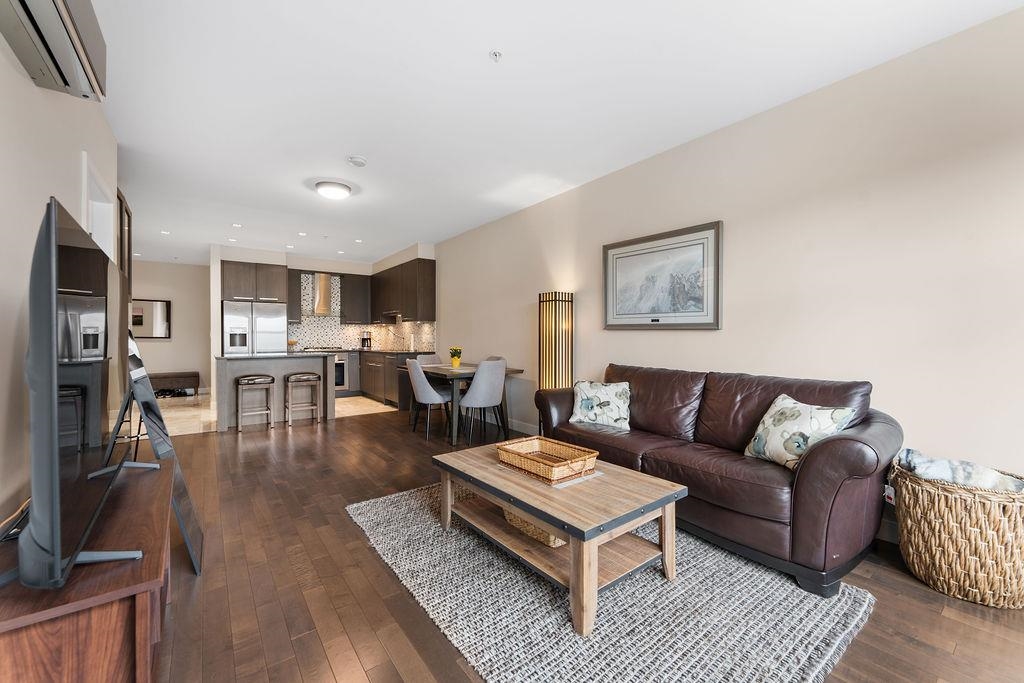 301 4570 HASTINGS STREET Unit: 301