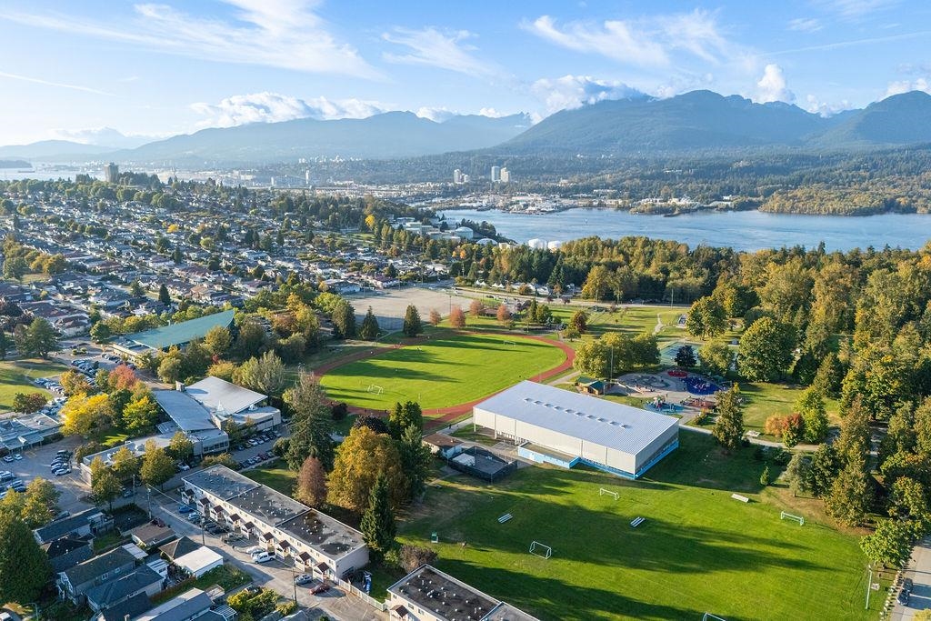 301 4570 HASTINGS STREET Unit: 301