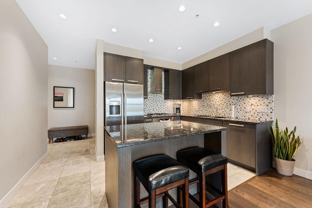 301 4570 HASTINGS STREET Unit: 301