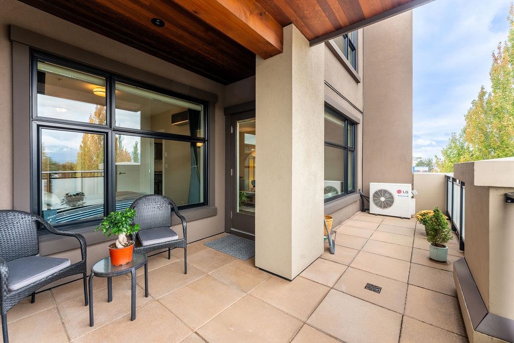 301 4570 HASTINGS STREET Unit: 301